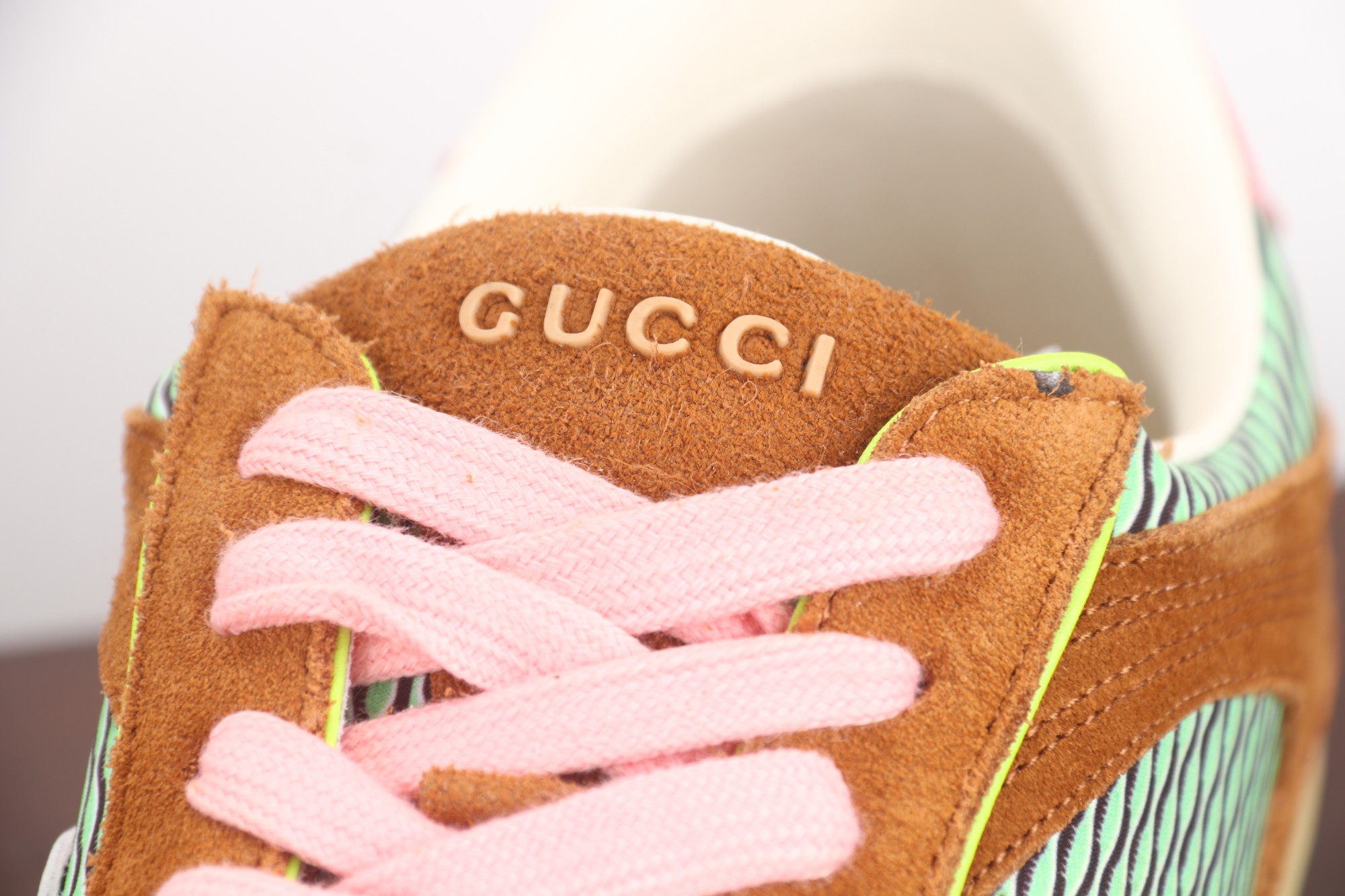 
全新升级版《Gucci2025新款小白鞋休闲鞋德训鞋爆款推荐，原版TPU鞋底、原版面料、原版羊皮内里羊