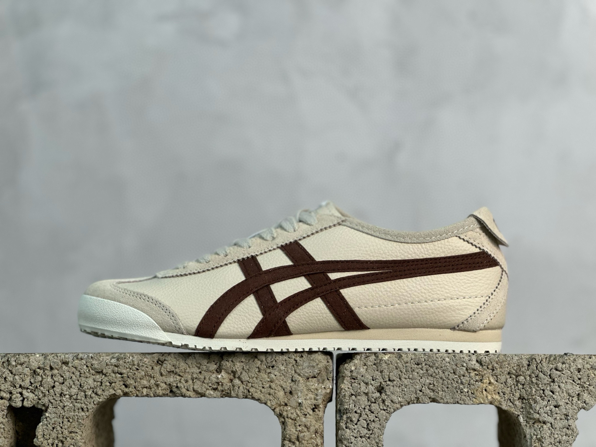 ASICS Tiger Mexico 66 天猫专供 亚瑟士 原装头层皮 鬼冢虎阿斯克斯经典休闲跑鞋-莆田鞋,莆田鞋货源,高仿鞋,高仿鞋货源,安福档口,莆田高仿鞋,莆田鞋批发,高仿鞋批发,莆田高仿运动鞋,高仿运动鞋,莆田运动鞋 ASICS Tiger Mexico 66 天猫专供 亚瑟士 原装头层皮 鬼冢虎阿斯克斯经典休闲跑鞋