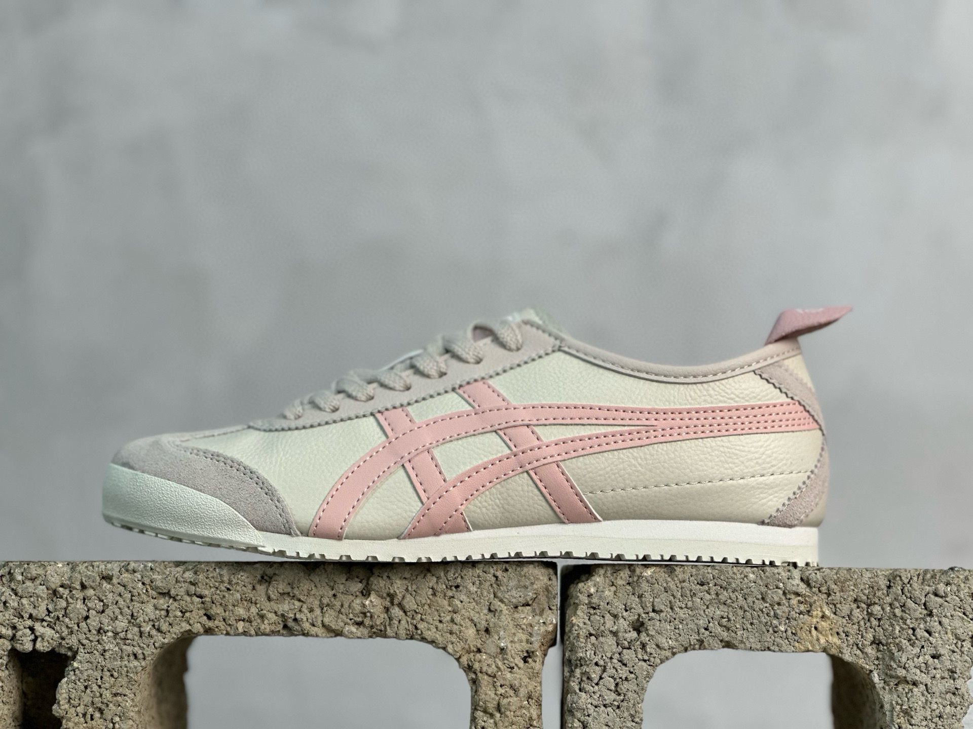 ASICS Tiger Mexico 66 天猫专供 亚瑟士 原装头层皮 鬼冢虎阿斯克斯经典休闲跑鞋-莆田鞋,莆田鞋货源,高仿鞋,高仿鞋货源,安福档口,莆田高仿鞋,莆田鞋批发,高仿鞋批发,莆田高仿运动鞋,高仿运动鞋,莆田运动鞋 ASICS Tiger Mexico 66 天猫专供 亚瑟士 原装头层皮 鬼冢虎阿斯克斯经典休闲跑鞋