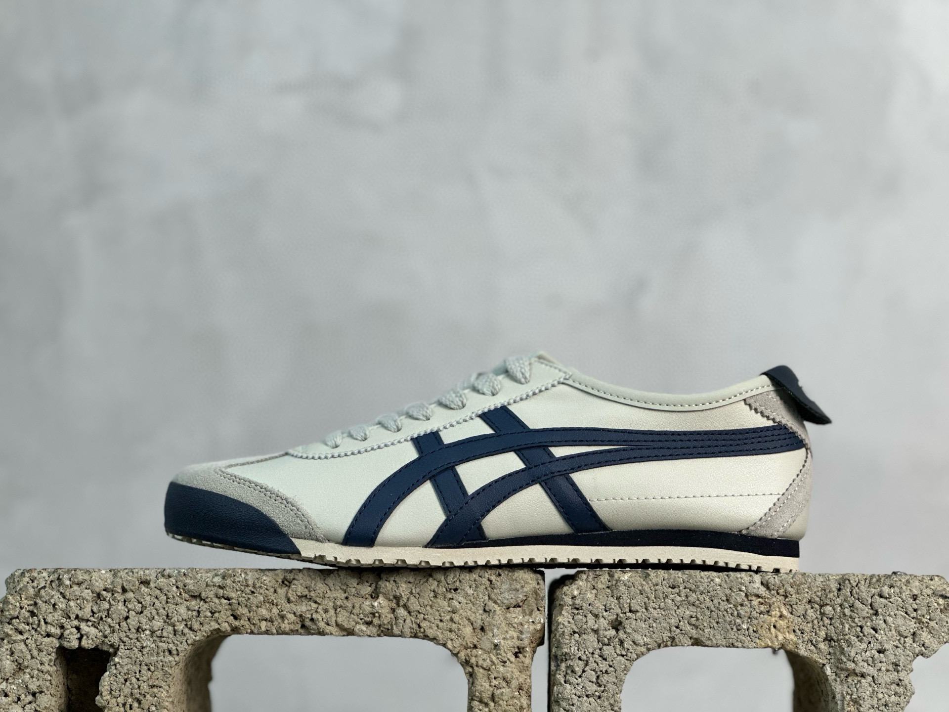 ASICS Tiger Mexico 66 天猫专供 亚瑟士 原装头层皮 鬼冢虎阿斯克斯经典休闲跑鞋-莆田鞋,莆田鞋货源,高仿鞋,高仿鞋货源,安福档口,莆田高仿鞋,莆田鞋批发,高仿鞋批发,莆田高仿运动鞋,高仿运动鞋,莆田运动鞋 ASICS Tiger Mexico 66 天猫专供 亚瑟士 原装头层皮 鬼冢虎阿斯克斯经典休闲跑鞋