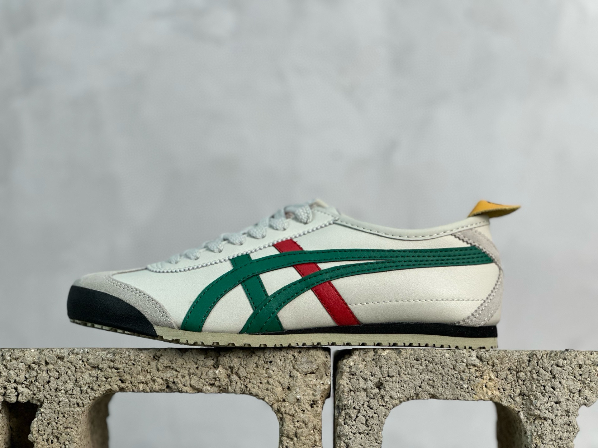ASICS Tiger Mexico 66 天猫专供 亚瑟士 原装头层皮 鬼冢虎阿斯克斯经典休闲跑鞋-莆田鞋,莆田鞋货源,高仿鞋,高仿鞋货源,安福档口,莆田高仿鞋,莆田鞋批发,高仿鞋批发,莆田高仿运动鞋,高仿运动鞋,莆田运动鞋 ASICS Tiger Mexico 66 天猫专供 亚瑟士 原装头层皮 鬼冢虎阿斯克斯经典休闲跑鞋