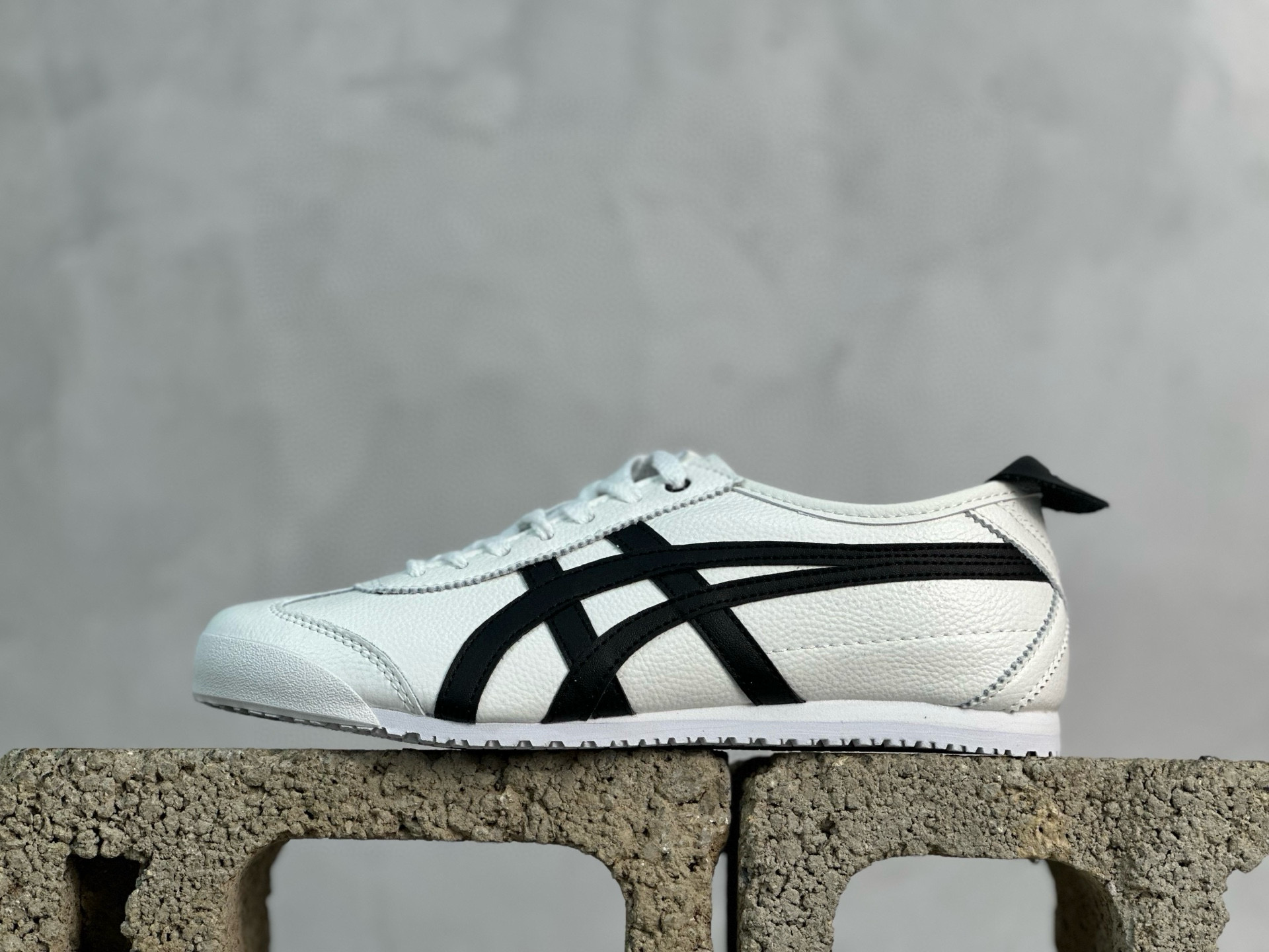 ASICS Tiger Mexico 66 天猫专供 亚瑟士 原装头层皮 鬼冢虎阿斯克斯经典休闲跑鞋-莆田鞋,莆田鞋货源,高仿鞋,高仿鞋货源,安福档口,莆田高仿鞋,莆田鞋批发,高仿鞋批发,莆田高仿运动鞋,高仿运动鞋,莆田运动鞋 ASICS Tiger Mexico 66 天猫专供 亚瑟士 原装头层皮 鬼冢虎阿斯克斯经典休闲跑鞋