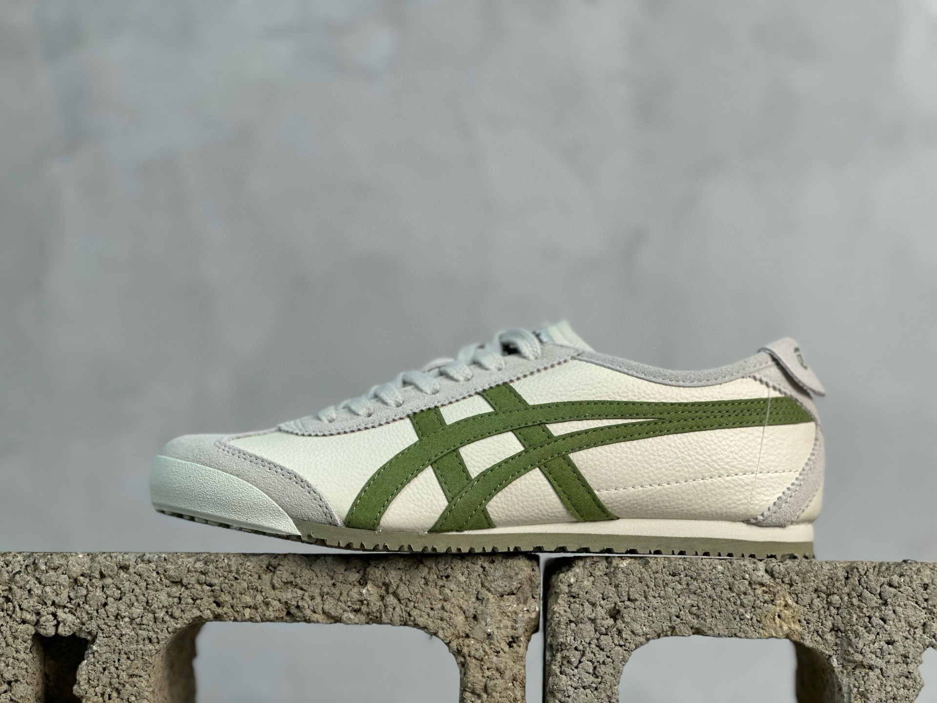 ASICS Tiger Mexico 66 天猫专供 亚瑟士 原装头层皮 鬼冢虎阿斯克斯经典休闲跑鞋-莆田鞋,莆田鞋货源,高仿鞋,高仿鞋货源,安福档口,莆田高仿鞋,莆田鞋批发,高仿鞋批发,莆田高仿运动鞋,高仿运动鞋,莆田运动鞋 ASICS Tiger Mexico 66 天猫专供 亚瑟士 原装头层皮 鬼冢虎阿斯克斯经典休闲跑鞋