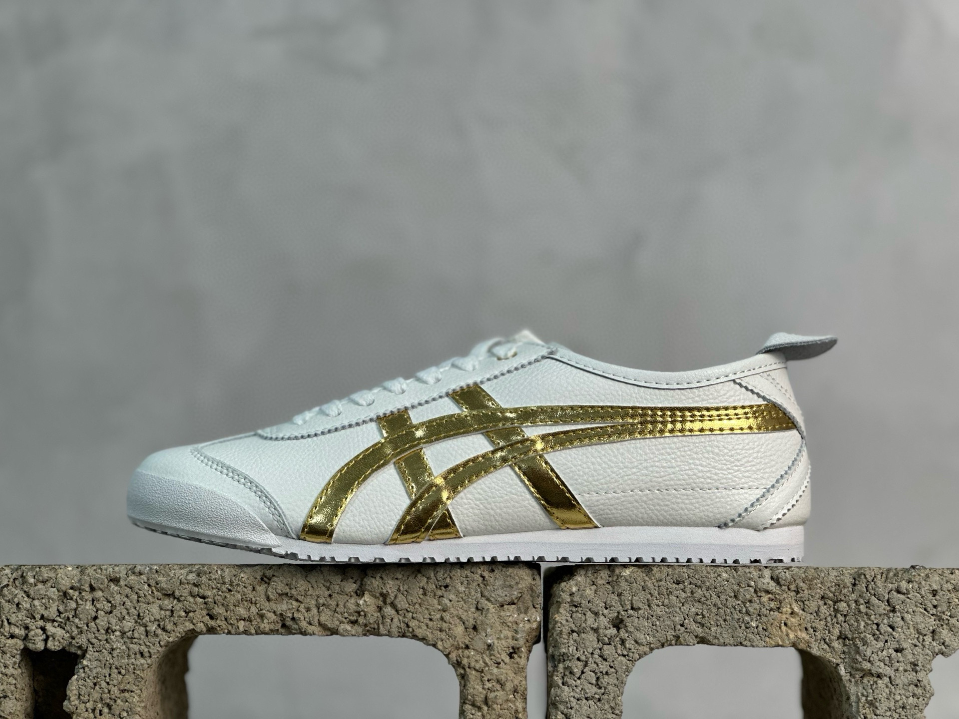 ASICS Tiger Mexico 66 天猫专供 亚瑟士 原装头层皮 鬼冢虎阿斯克斯经典休闲跑鞋-莆田鞋,莆田鞋货源,高仿鞋,高仿鞋货源,安福档口,莆田高仿鞋,莆田鞋批发,高仿鞋批发,莆田高仿运动鞋,高仿运动鞋,莆田运动鞋 ASICS Tiger Mexico 66 天猫专供 亚瑟士 原装头层皮 鬼冢虎阿斯克斯经典休闲跑鞋