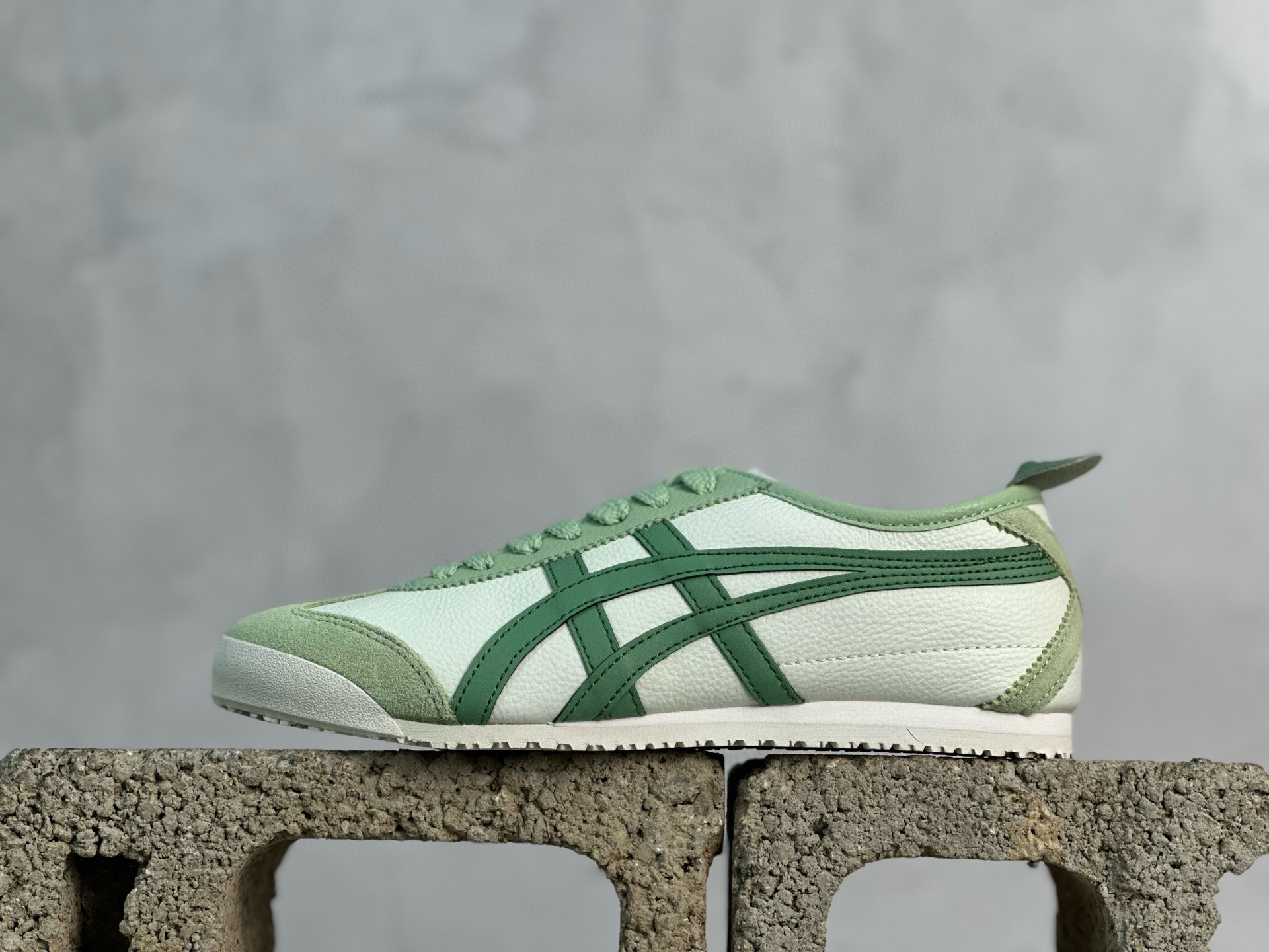 ASICS Tiger Mexico 66 天猫专供 亚瑟士 原装头层皮 鬼冢虎阿斯克斯经典休闲跑鞋-莆田鞋,莆田鞋货源,高仿鞋,高仿鞋货源,安福档口,莆田高仿鞋,莆田鞋批发,高仿鞋批发,莆田高仿运动鞋,高仿运动鞋,莆田运动鞋 ASICS Tiger Mexico 66 天猫专供 亚瑟士 原装头层皮 鬼冢虎阿斯克斯经典休闲跑鞋