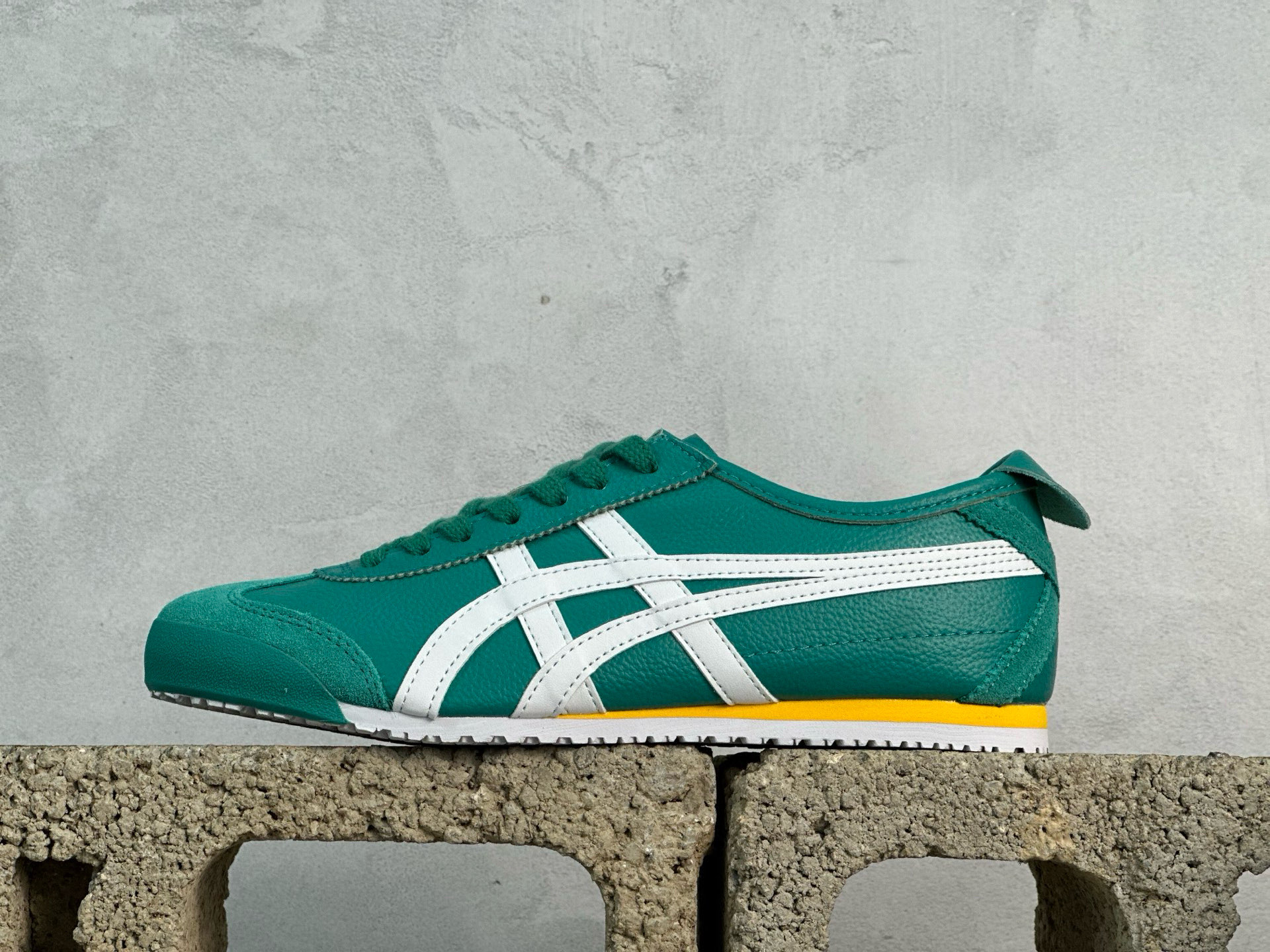 ASICS Tiger Mexico 66 天猫专供 亚瑟士 原装头层皮 鬼冢虎阿斯克斯经典休闲跑鞋-莆田鞋,莆田鞋货源,高仿鞋,高仿鞋货源,安福档口,莆田高仿鞋,莆田鞋批发,高仿鞋批发,莆田高仿运动鞋,高仿运动鞋,莆田运动鞋 ASICS Tiger Mexico 66 天猫专供 亚瑟士 原装头层皮 鬼冢虎阿斯克斯经典休闲跑鞋
