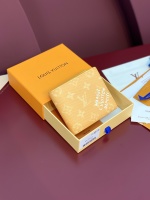 La version Original Single-💖 de niveau supérieur du Clip Multiple de Multiples M12657 Yellow Multiple est de libérer la toile du patrimoine Monogram, montrant de manière exquise les détails originaux du motif Damier tels que la texture verticale et horizontale et le logo Marque L.Vuitton Duposée. Taille: 9 x 1,5 x 11,5 cm (hauteur x large x longueur) 1 La version Original Single-💖 de niveau supérieur du Clip Multiple de Multiples M12657 Yellow Multiple est de libérer la toile du patrimoine Monogram, montrant de manière exquise les détails originaux du motif Damier tels que la texture verticale et horizontale et le logo Marque L.Vuitton Duposée. Taille: 9 x 1,5 x 11,5 cm (hauteur x large x longueur)