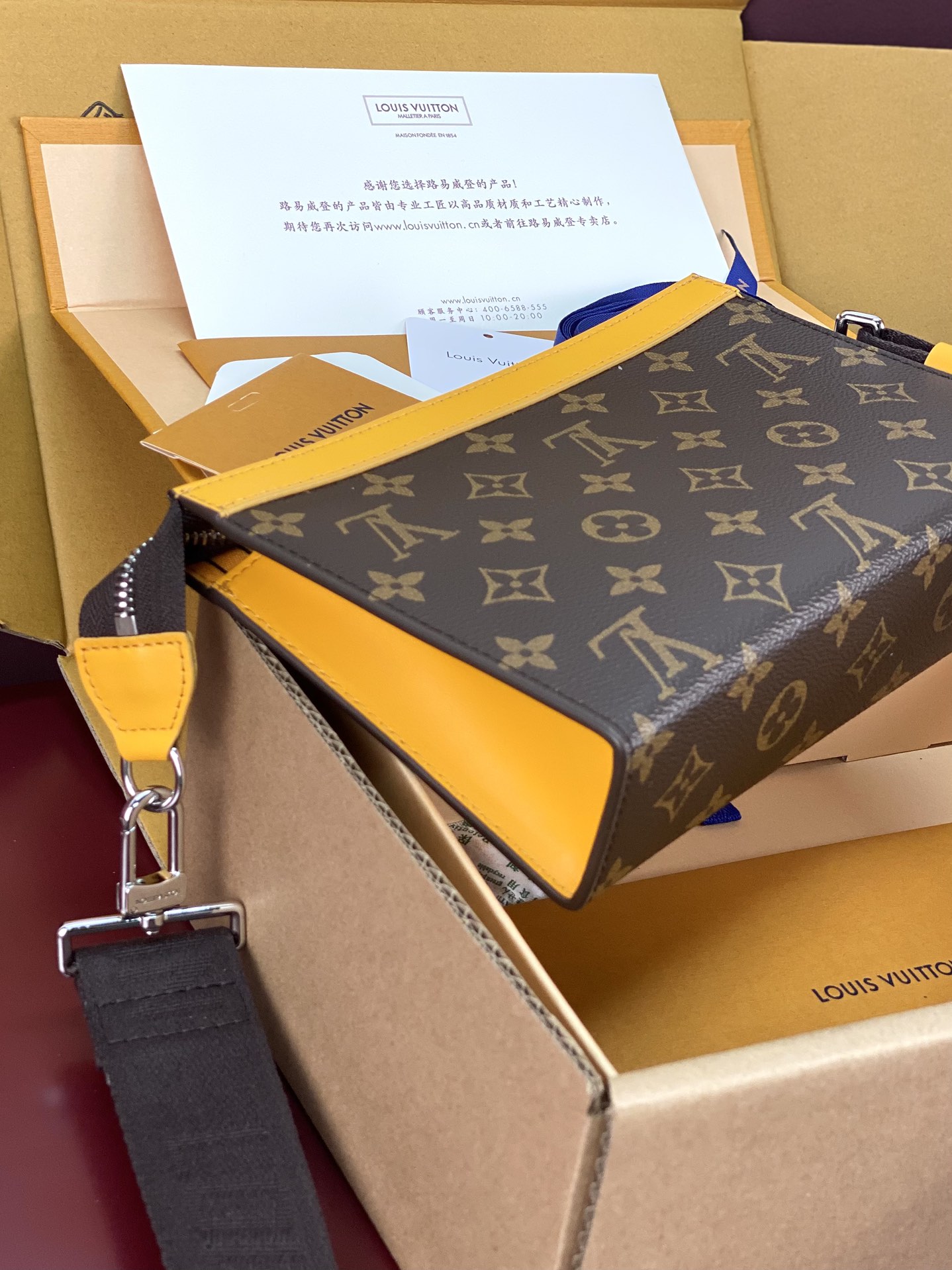  升级版本⚠️ M81124 黄花！专柜同步包装！Alpha Wearable 钱夹融合 Monogra