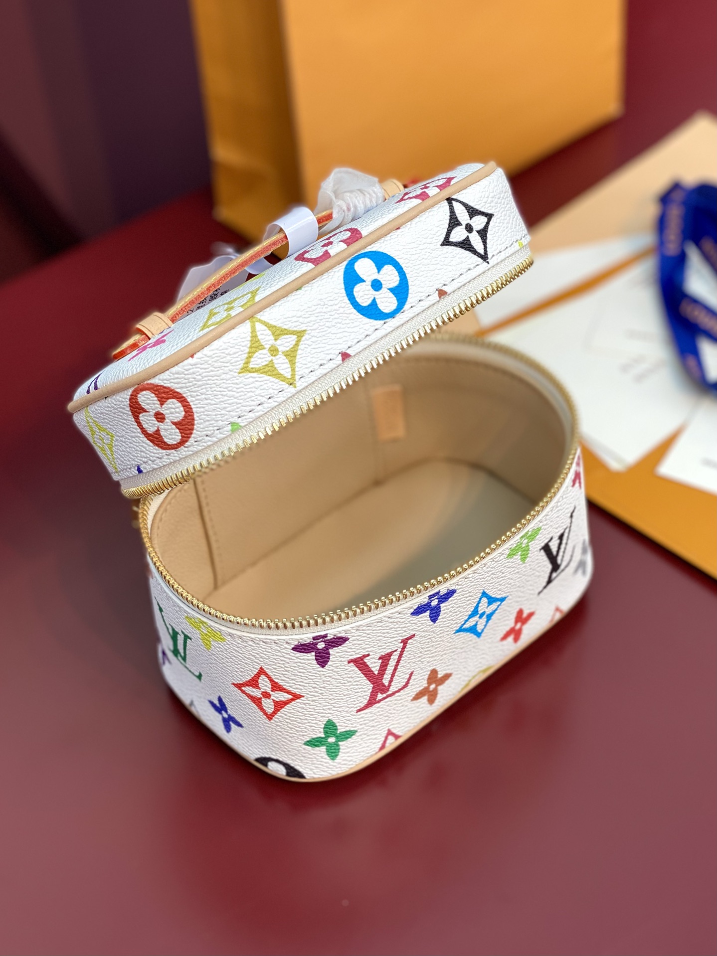  白彩小号！M14033 联名村上隆！Nice Nano 化妆包以 Monogram 帆布塑造精巧构型 