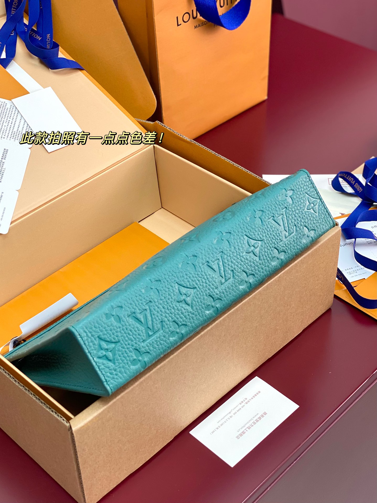  升级版本⚠️M13666 新绿！芯片版、（头层牛皮制作）POCHETTE VOYAGE 手拿包 本款 