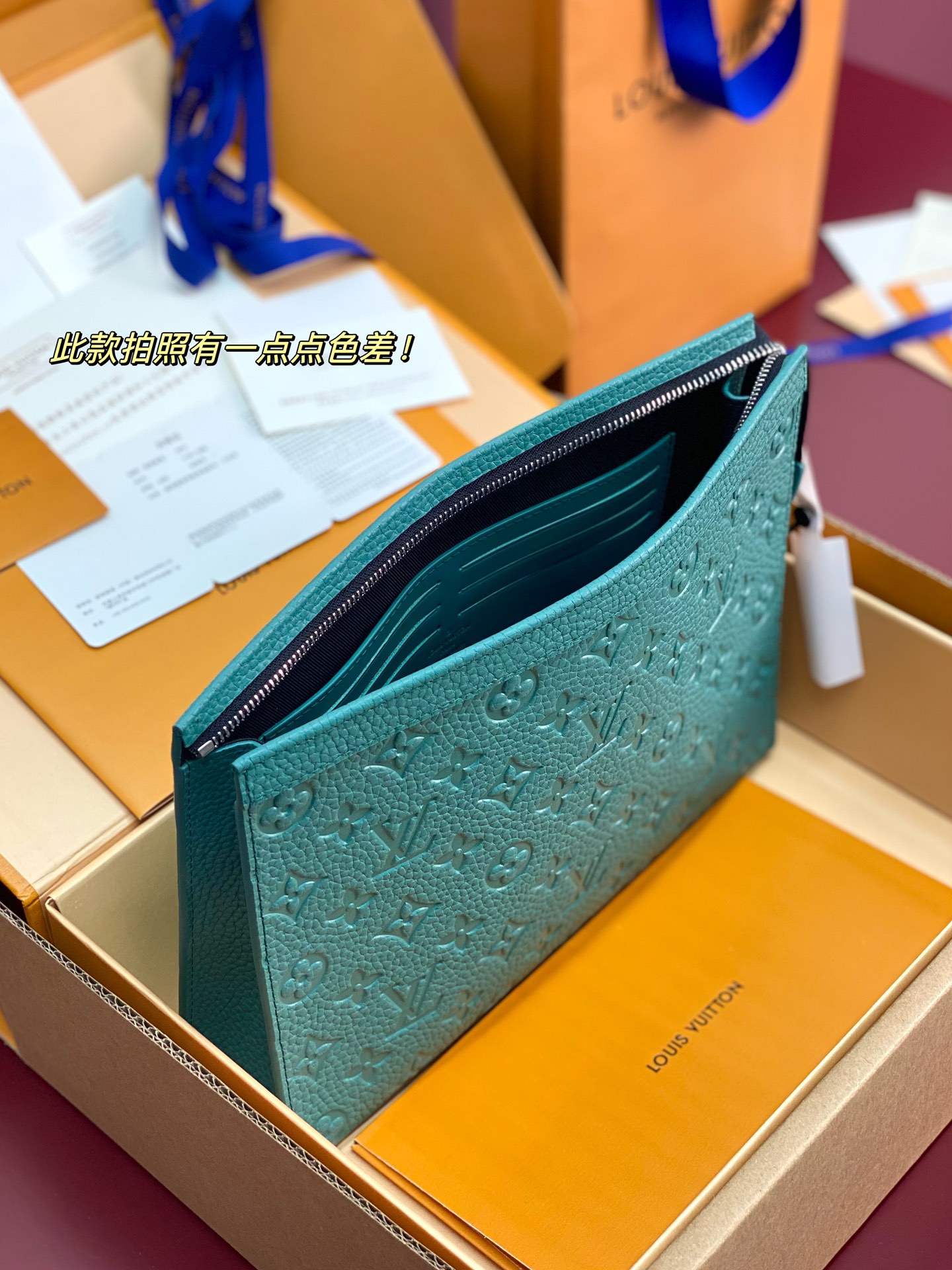  升级版本⚠️M13666 新绿！芯片版、（头层牛皮制作）POCHETTE VOYAGE 手拿包 本款 