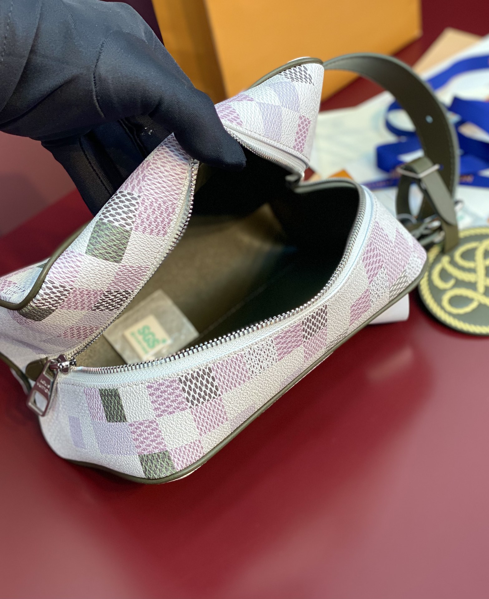  N00112 马赛绿！LOCKER DOPP KIT 盥洗袋、本款 Locker Dopp Kit 盥
