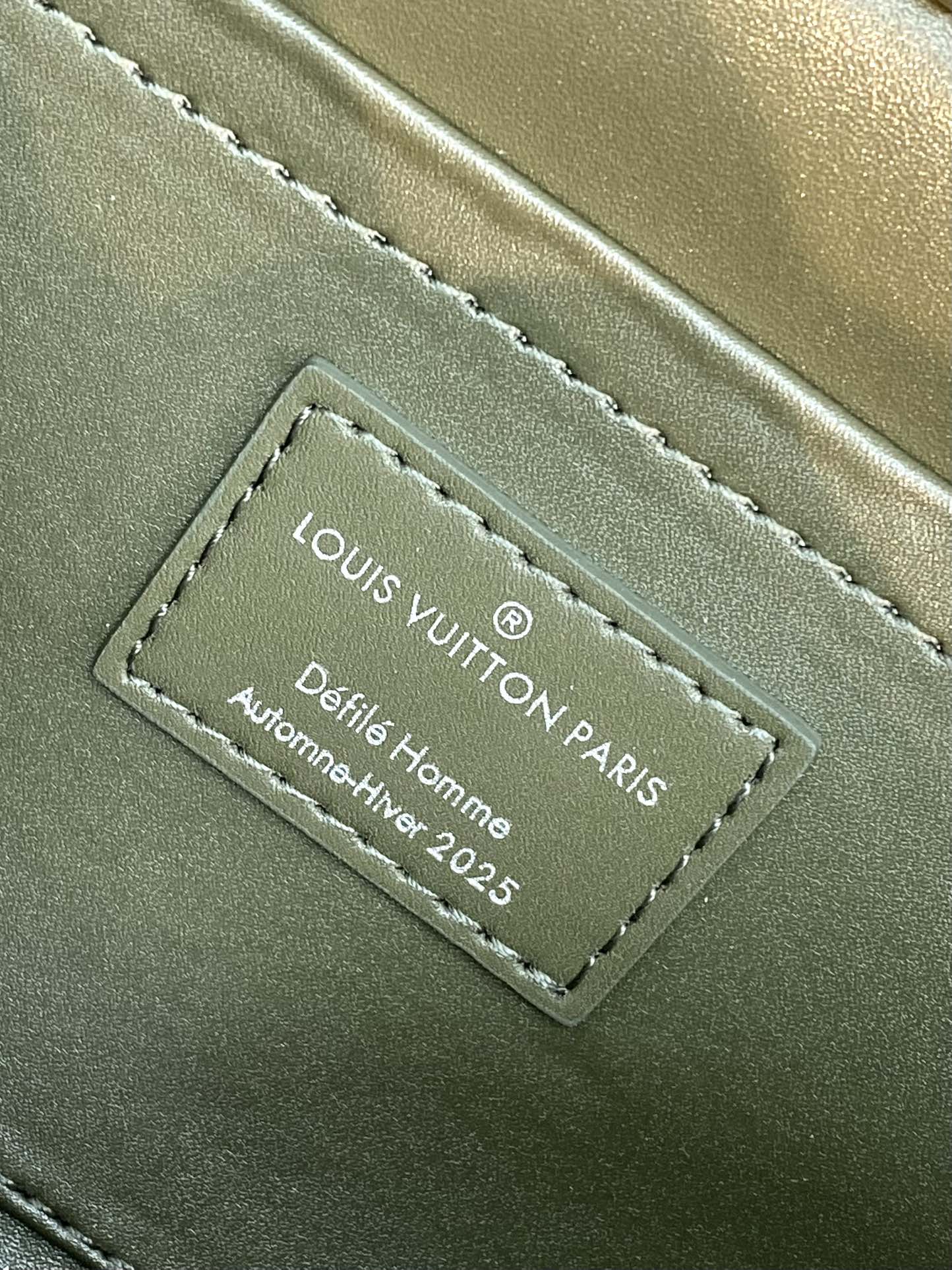  N00112 马赛绿！LOCKER DOPP KIT 盥洗袋、本款 Locker Dopp Kit 盥