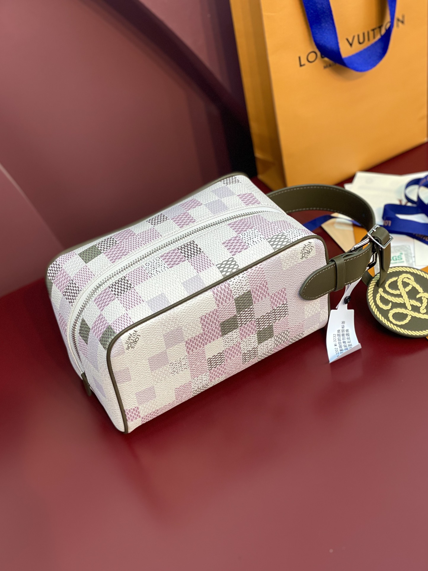  N00112 马赛绿！LOCKER DOPP KIT 盥洗袋、本款 Locker Dopp Kit 盥