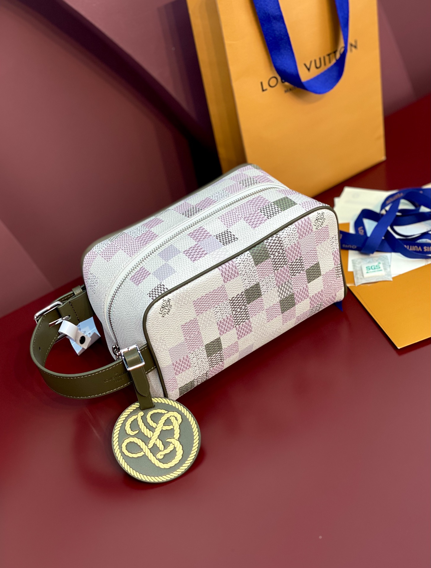  N00112 马赛绿！LOCKER DOPP KIT 盥洗袋、本款 Locker Dopp Kit 盥