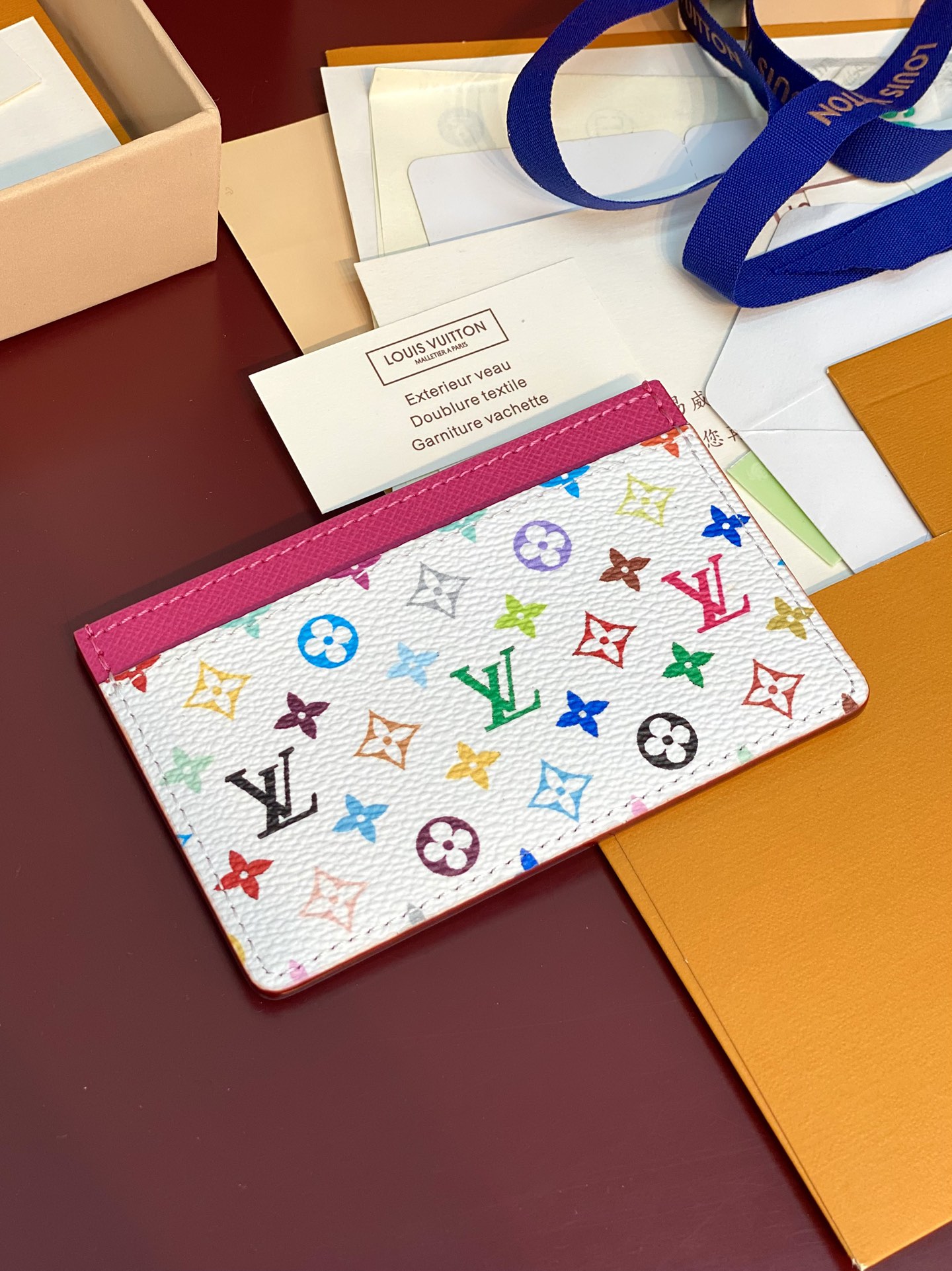  M13403 白彩！LV x TM 名片夾、這款復刻版Louis Vuitton x Murakami