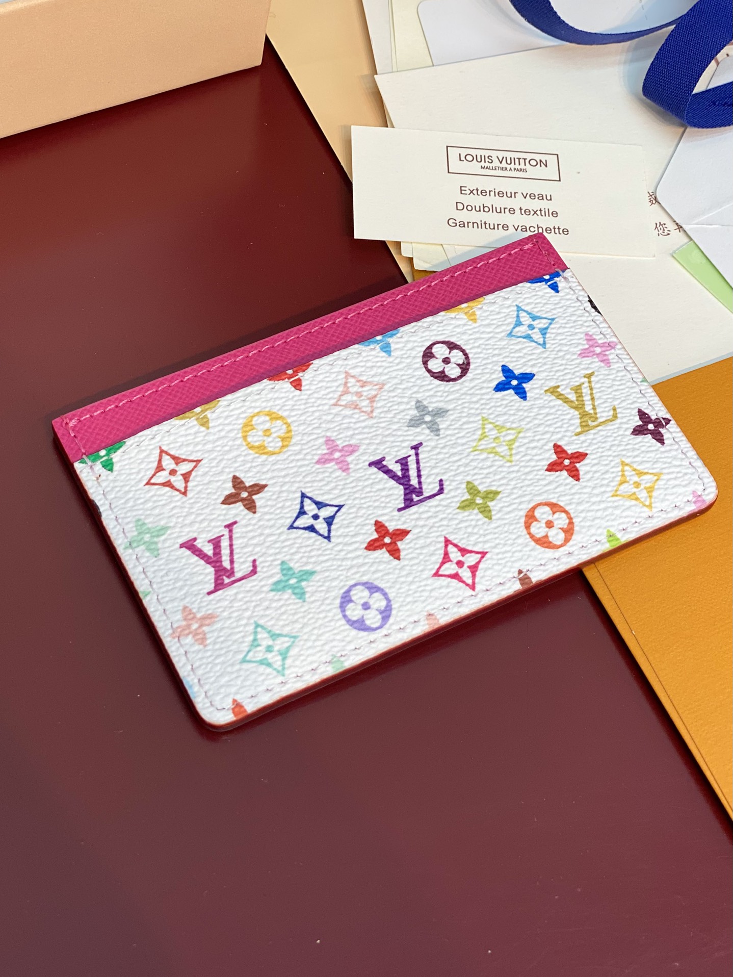  M13403 白彩！LV x TM 名片夾、這款復刻版Louis Vuitton x Murakami
