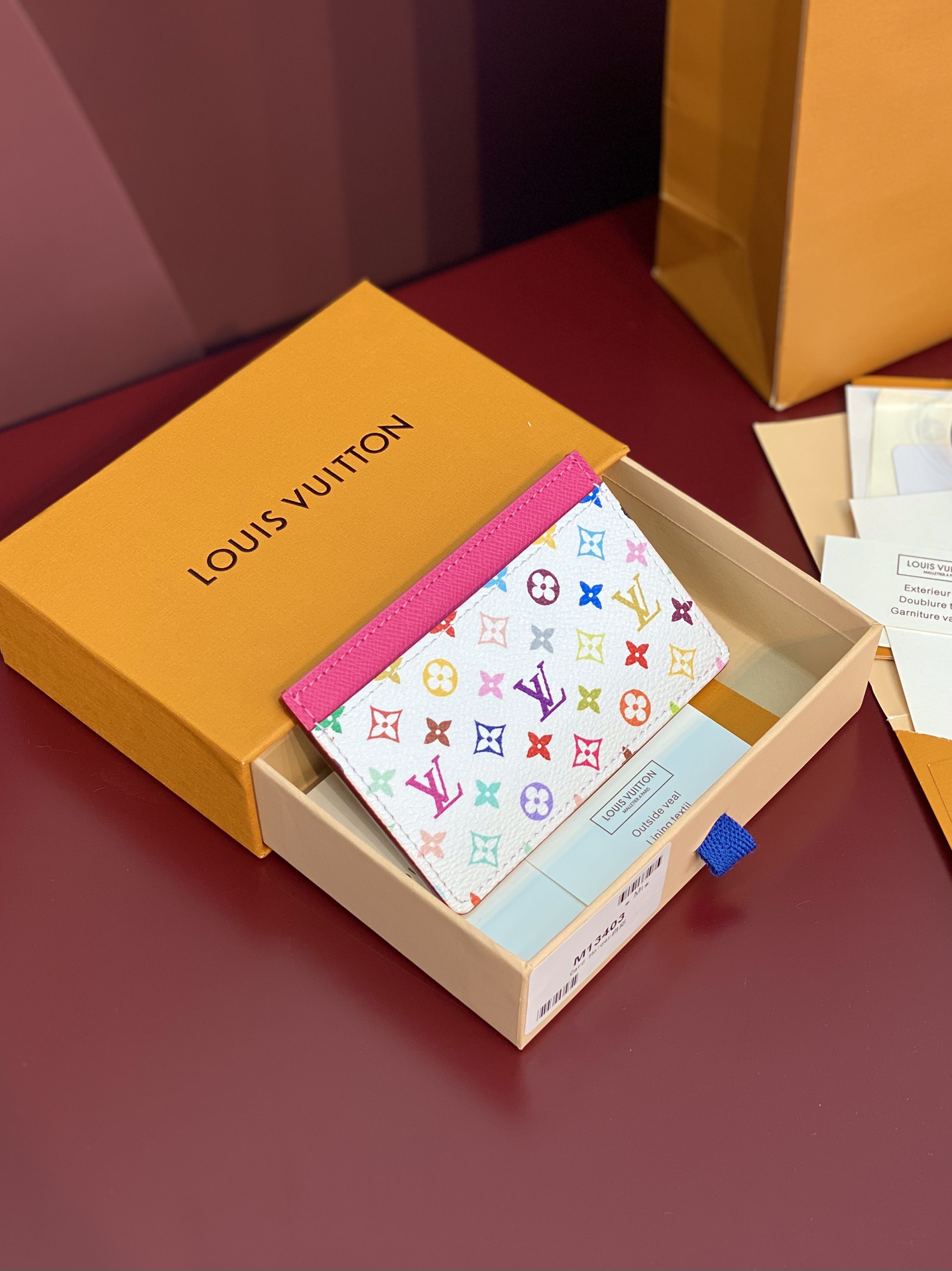  M13403 白彩！LV x TM 名片夾、這款復刻版Louis Vuitton x Murakami
