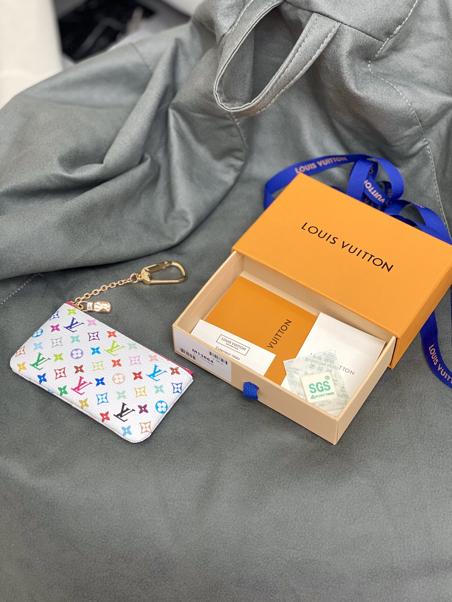  M13664 白彩！LV x TM 鑰匙零錢包、這款復刻版Louis Vuitton x Muraka