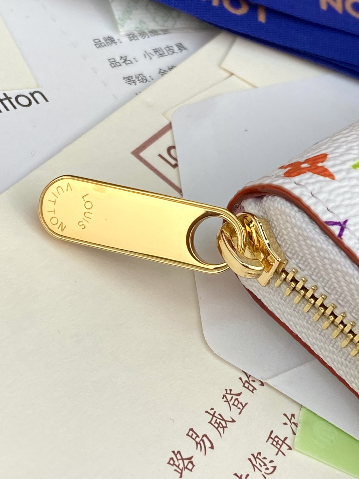  M13409 白彩！LV x TM 拉鏈零錢包、這款復刻版Louis Vuitton x Muraka