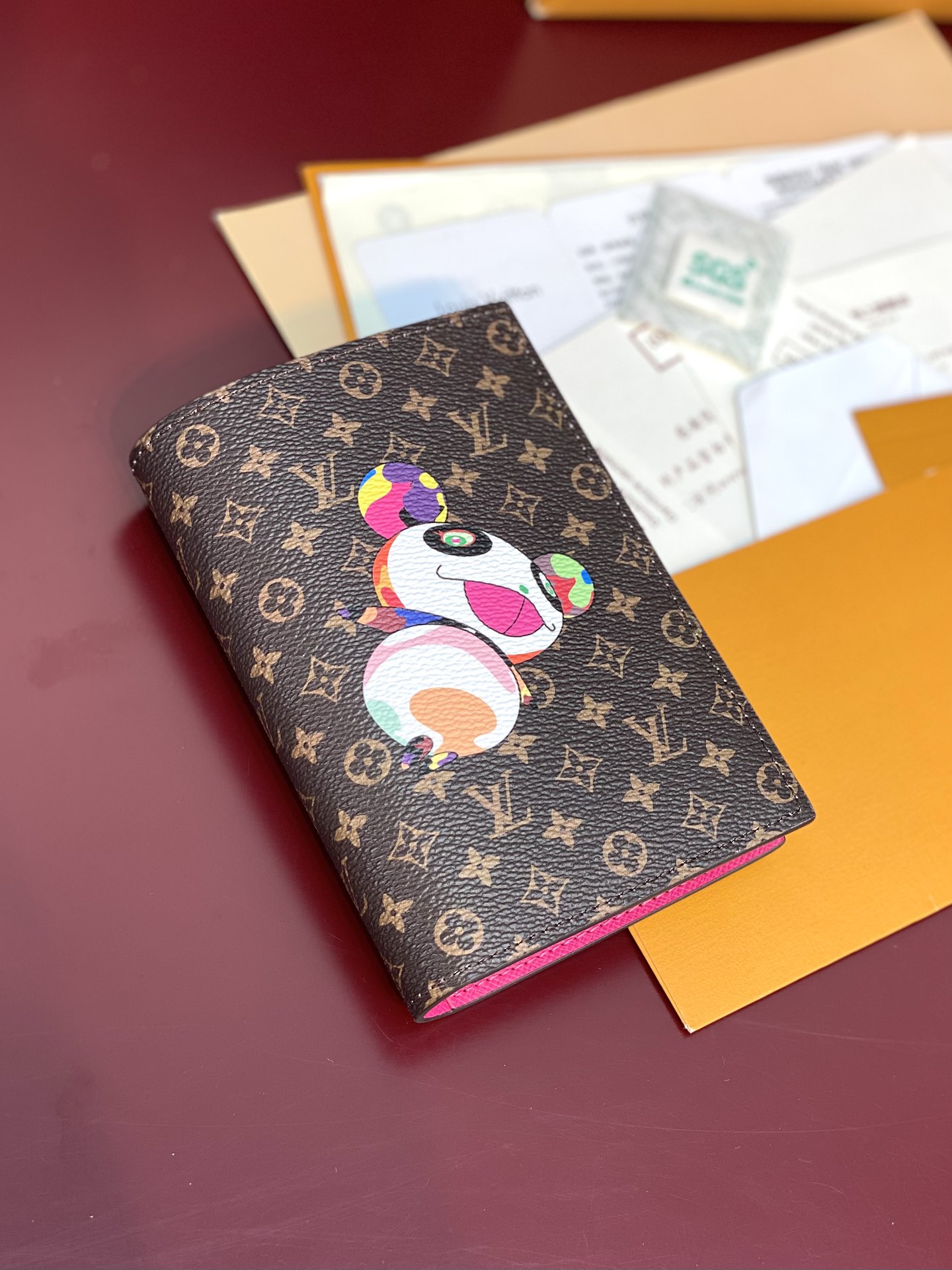  M14164 熊猫！LV x TM 村上隆！艺术家笔下的熊猫形象开启趣味旅程。经典 Monogram 