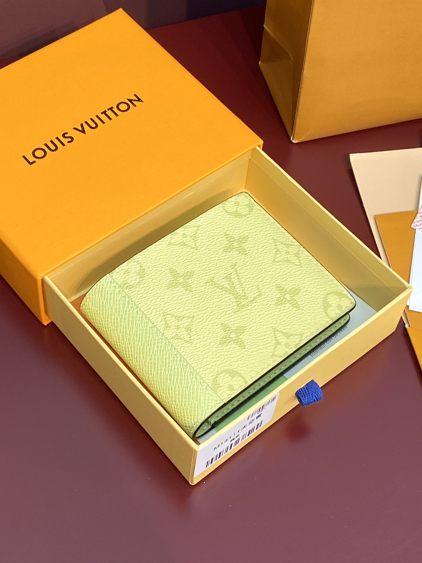  M14111 天空黄！短夹、MUL TIPLE 此款钱夹Louis Vuitton HHI！ 系列设计