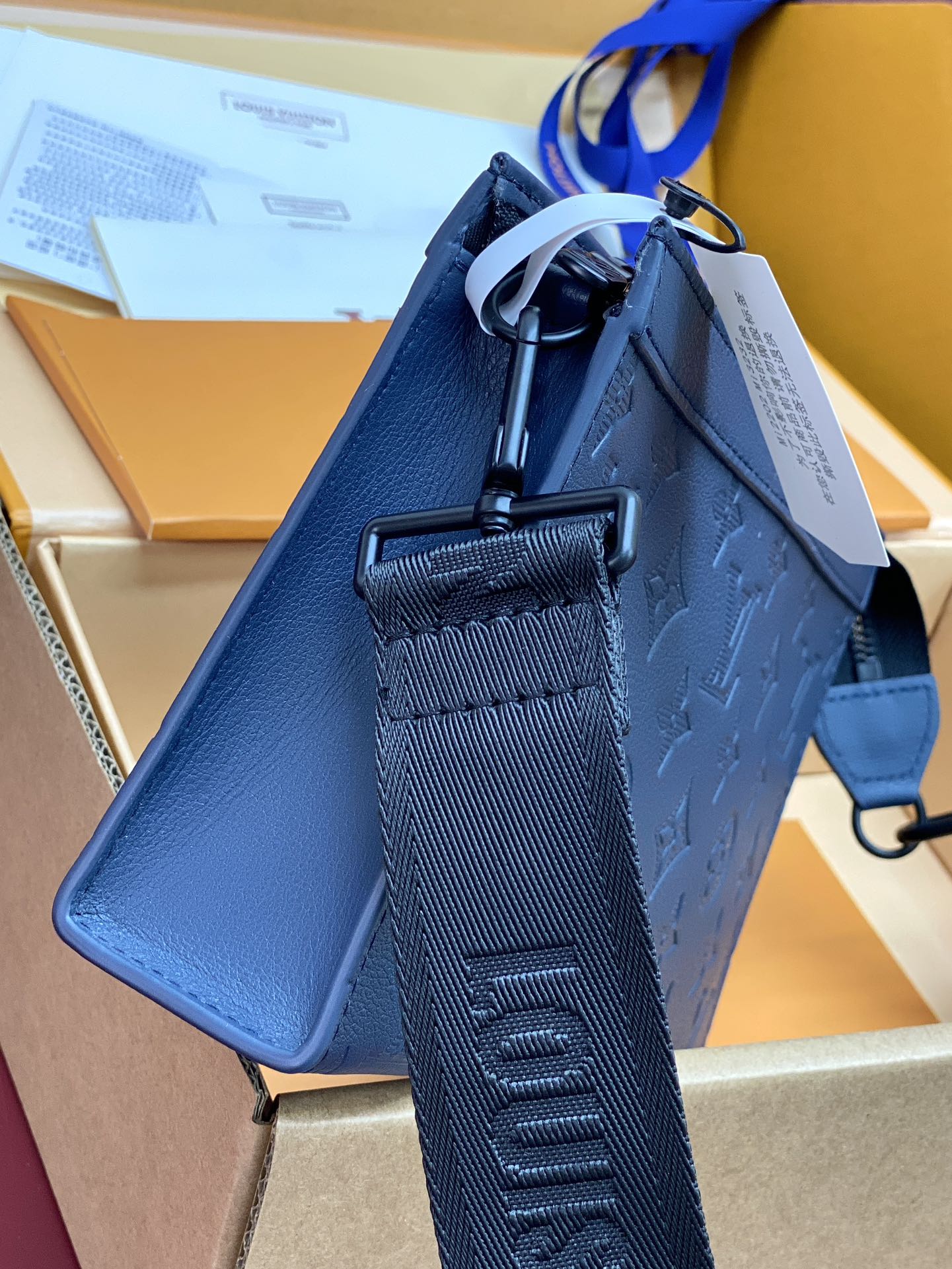  升级版本⚠️ M81115 新压花深蓝！专柜同步包装！Alpha Wearable 钱夹融合 Mono
