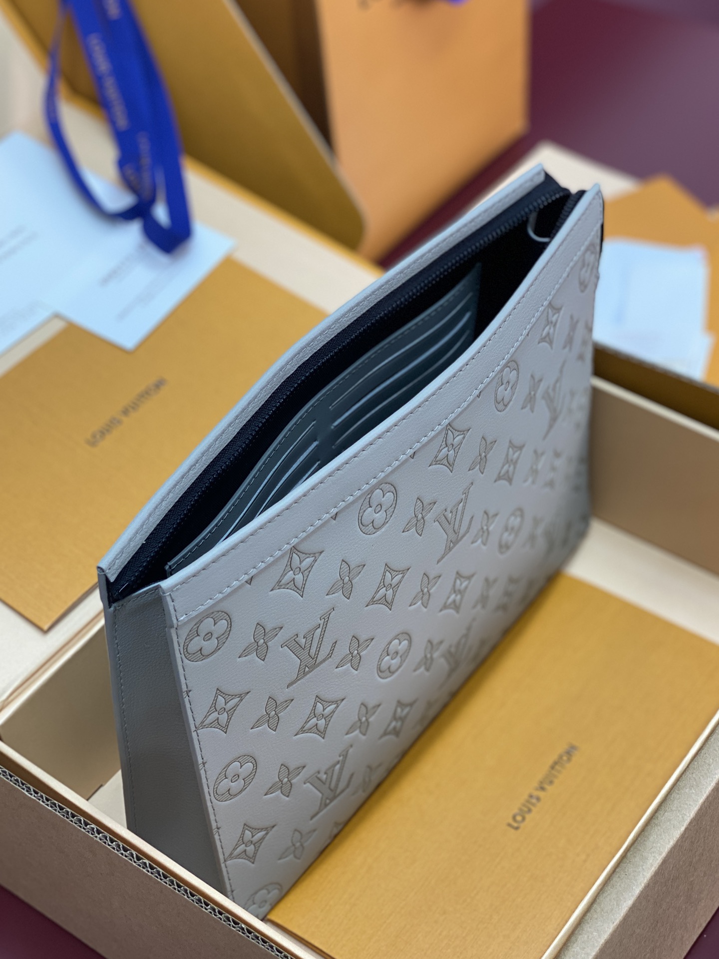  升级版本⚠️M61692 新压花冰灰！ （此款采用头层牛皮制作）Monogram Eclipse帆布裁