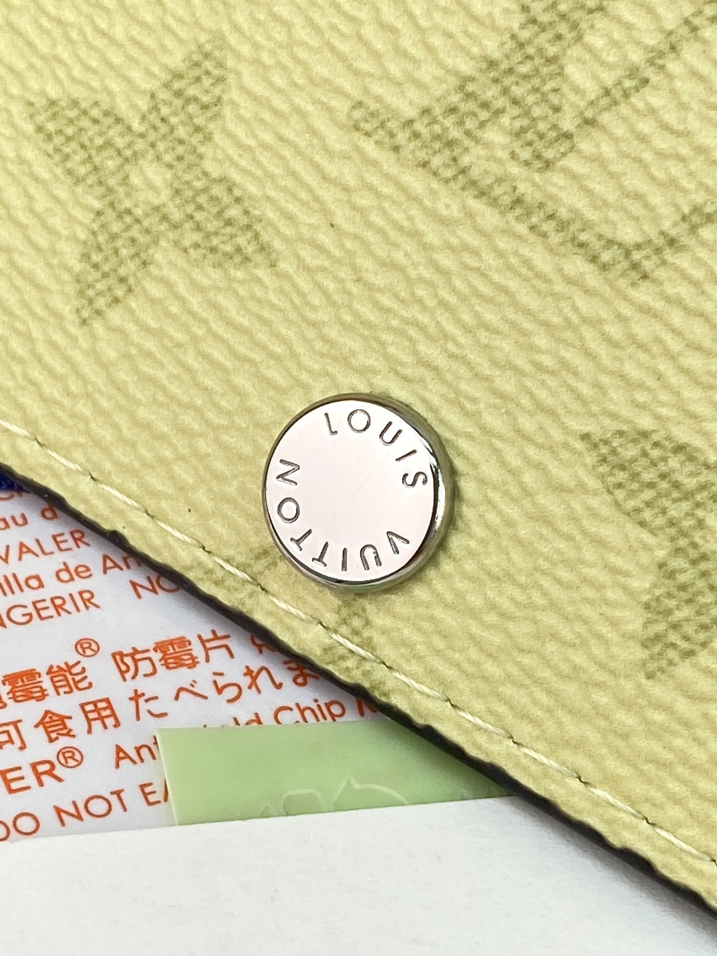 M14129 天空黄!Victor 錢包、這款優雅的Victor錢包以Monogram Eclipse帆