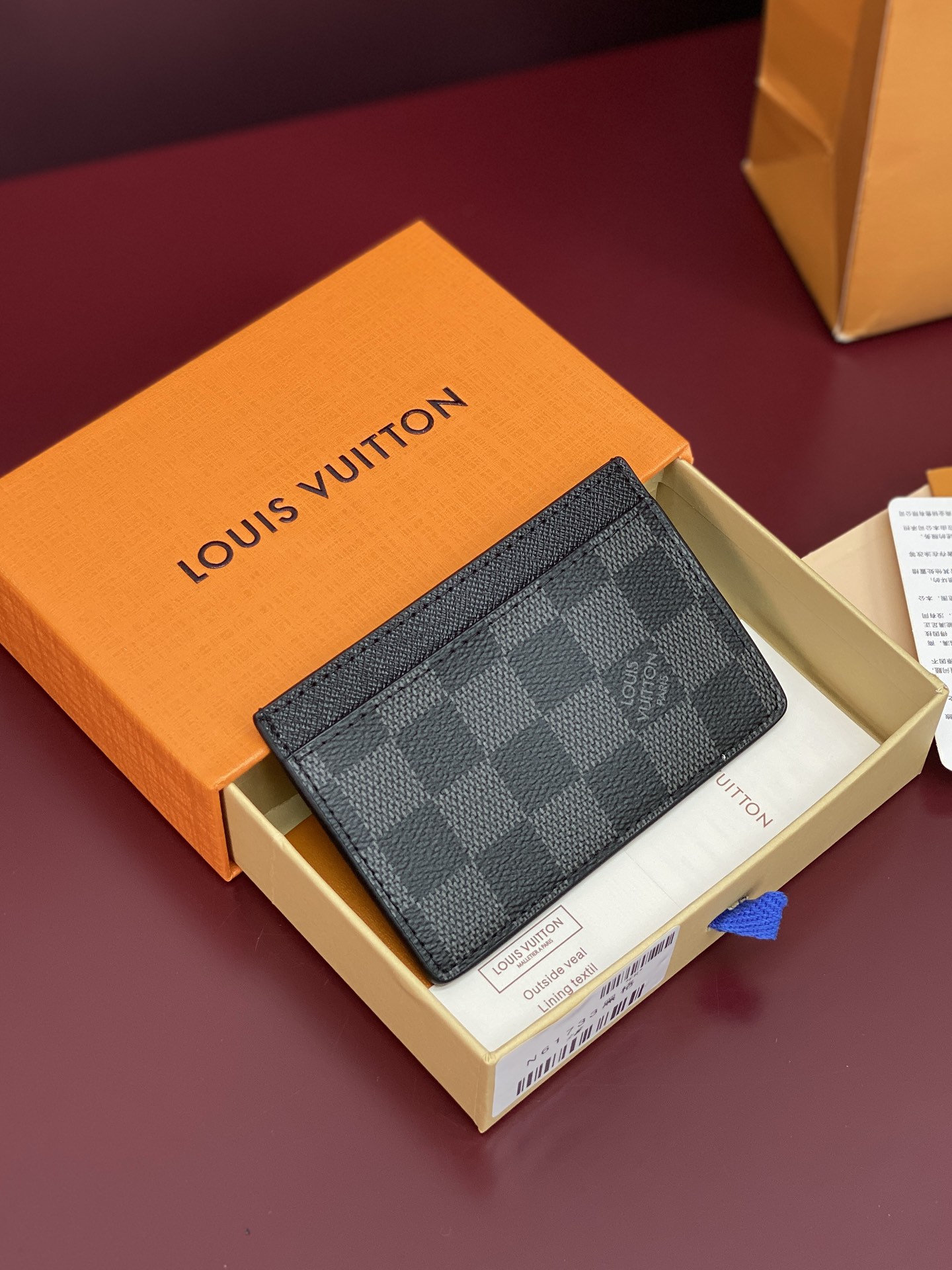 NO:339486,Super N61733 Black!  Card holder: One inner mezzanine for larger cards. Two outer mezzanines can accommodate credit cards, ride cards and other various cards size 11*7cm., LV wallet/handbag, louis vuitton19860909特级 N61733 黑格！卡片夹卡套 一个内夹层供放较大的卡片 两个外夹层可供放信用卡、乘车卡等各式卡片size11*7cm.,LV钱夹/手包,louis vuitton,Bag