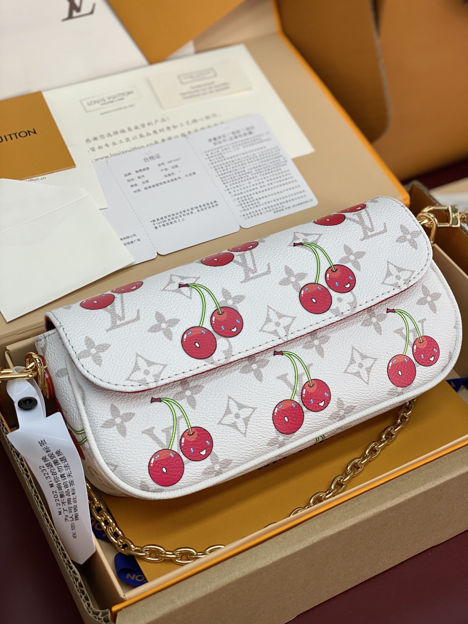升级版本⚠️M14239 樱桃!LV x TM WALLETON CHAIN IVY 手袋、Wallet