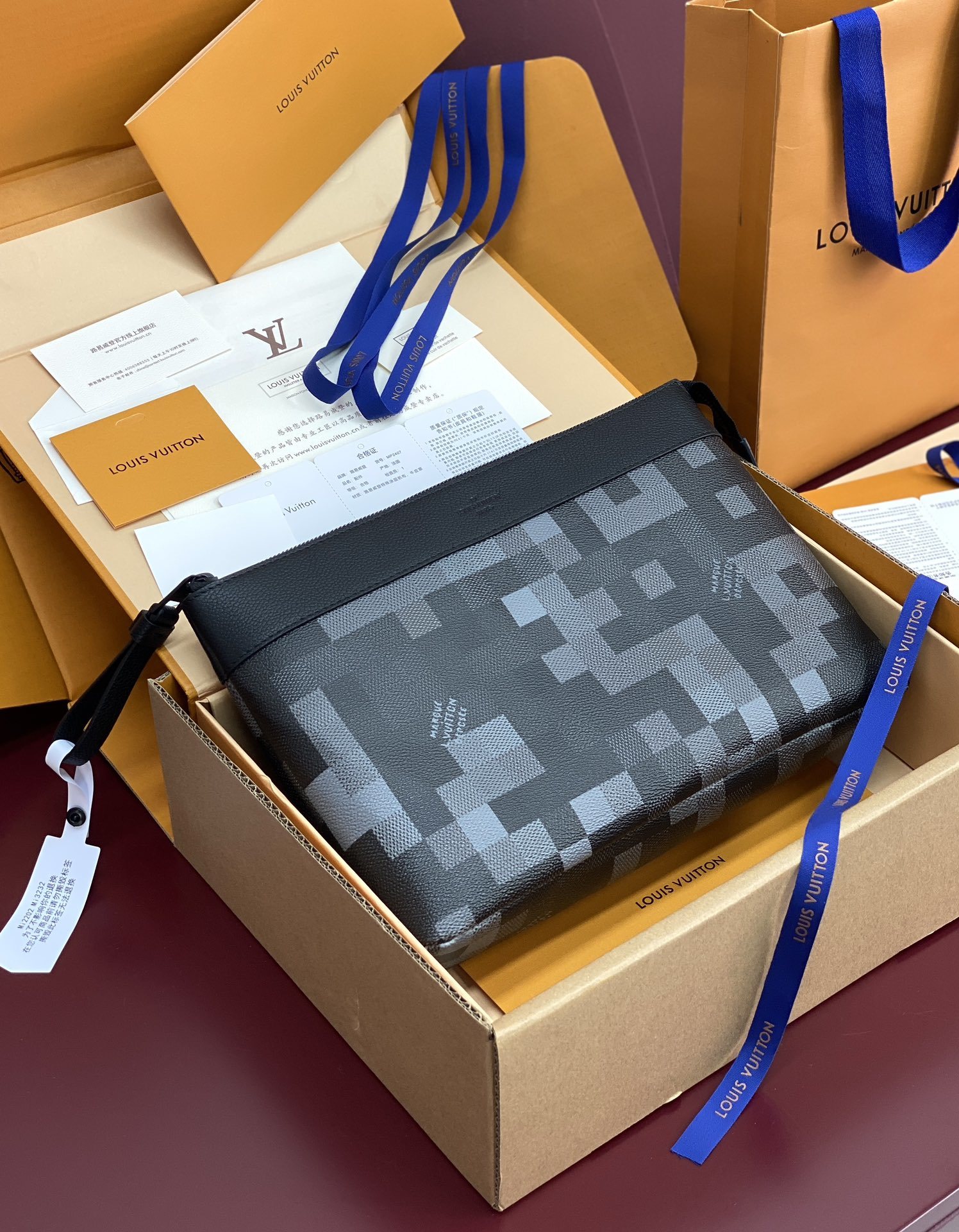 升级版本 ⚠️M14926 芯片版!当季新款POCHETTE VOYAGE SOUPLE 手拿包、本款