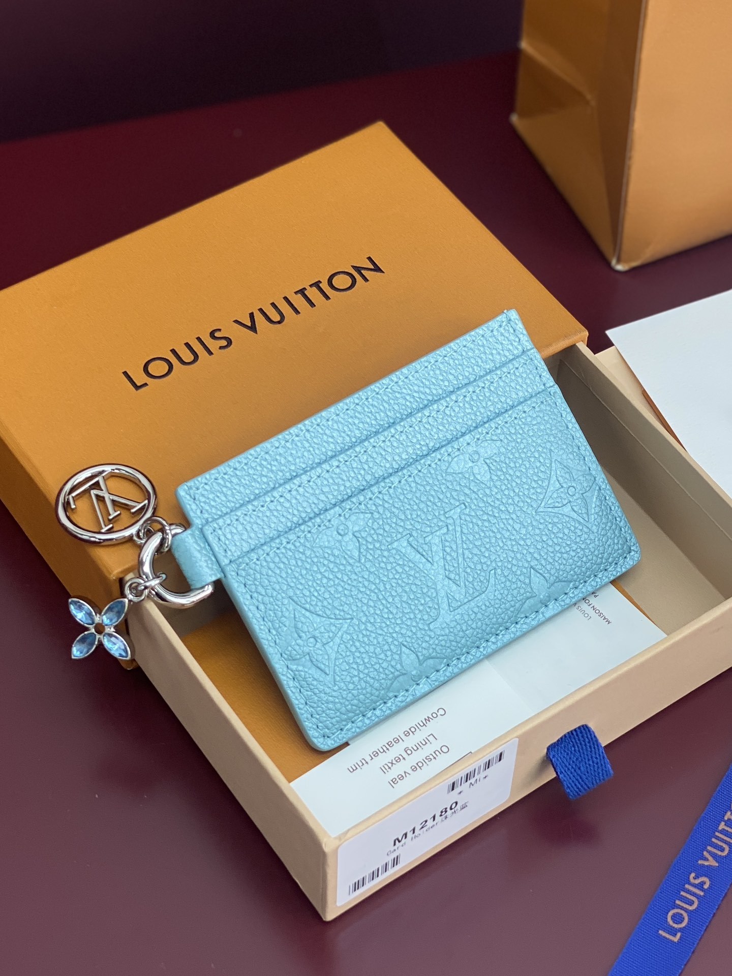 M12180 珠光蓝!(采用进口头层牛皮制作❗️❗️)LV Charms 名片夾、這款LV Ski系列的