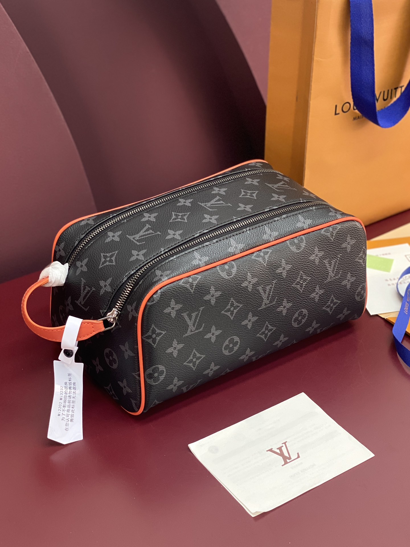 M15246 黑花橙！芯片版！当季新款DOPP KIT 盥洗袋、本款 Dopp Kit 盥洗袋取材 Mo