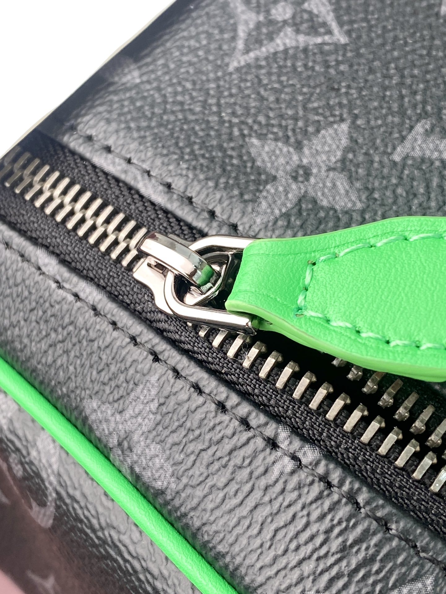 M15246 黑花绿!芯片版!当季新款DOPP KIT 盥洗袋、本款 Dopp Kit 盥洗袋取材 Mo