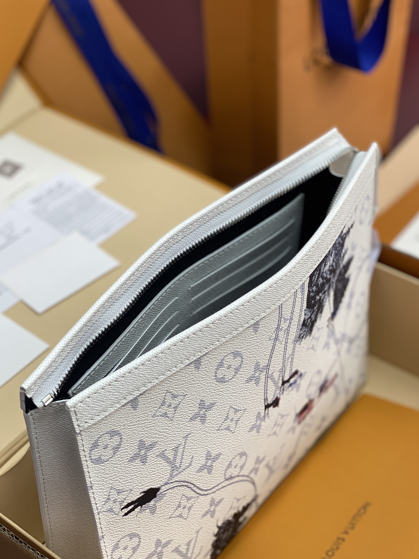 升级版本⚠️M61692 滑雪白!芯片版!Monogram Heritage 涂层帆布包裹印花牛皮内胆!