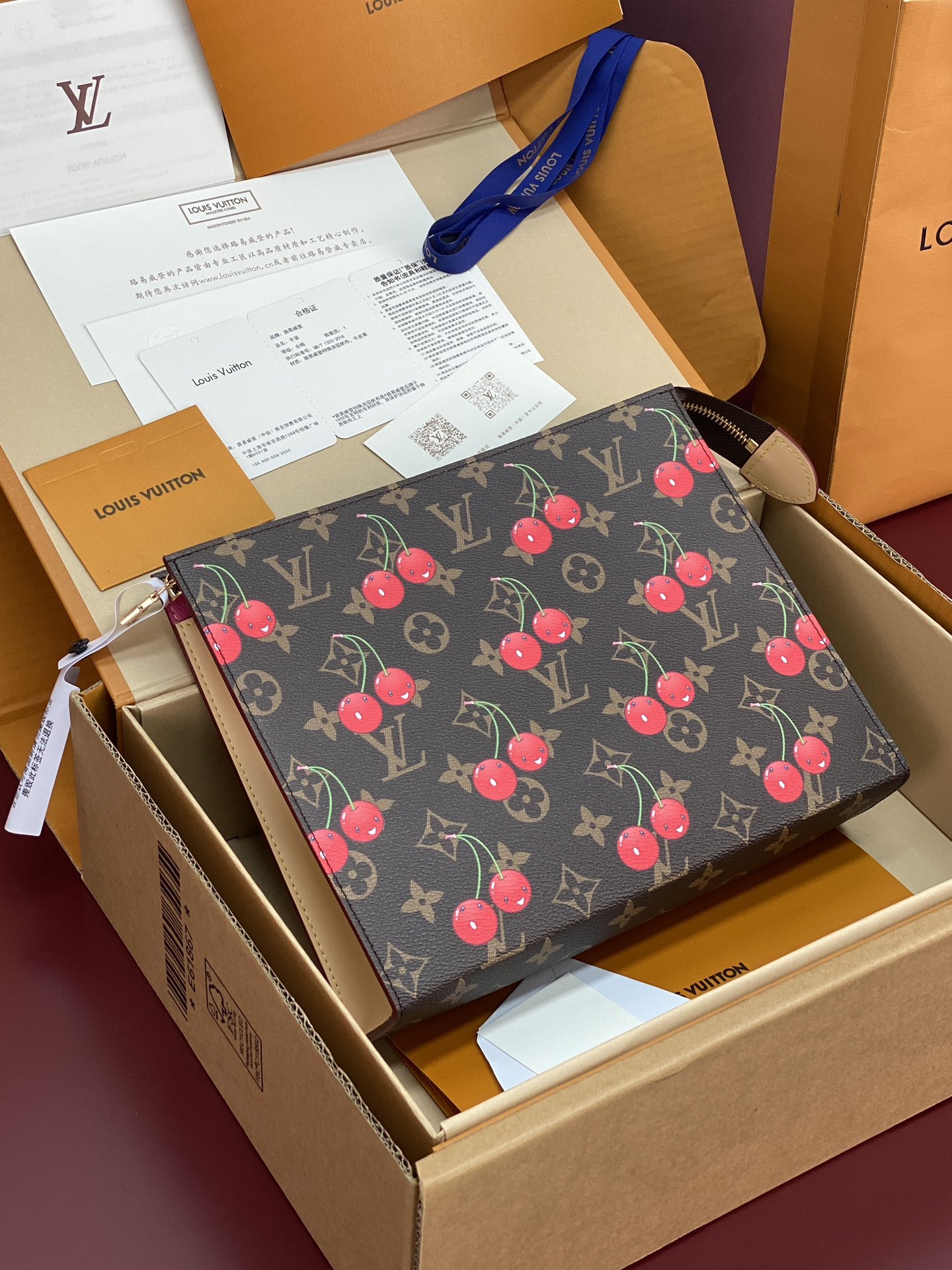 升级版本⚠️M14372 樱桃！芯片版！LV x TM 盥洗袋、本款盥洗袋以经典 Monogram 涂层