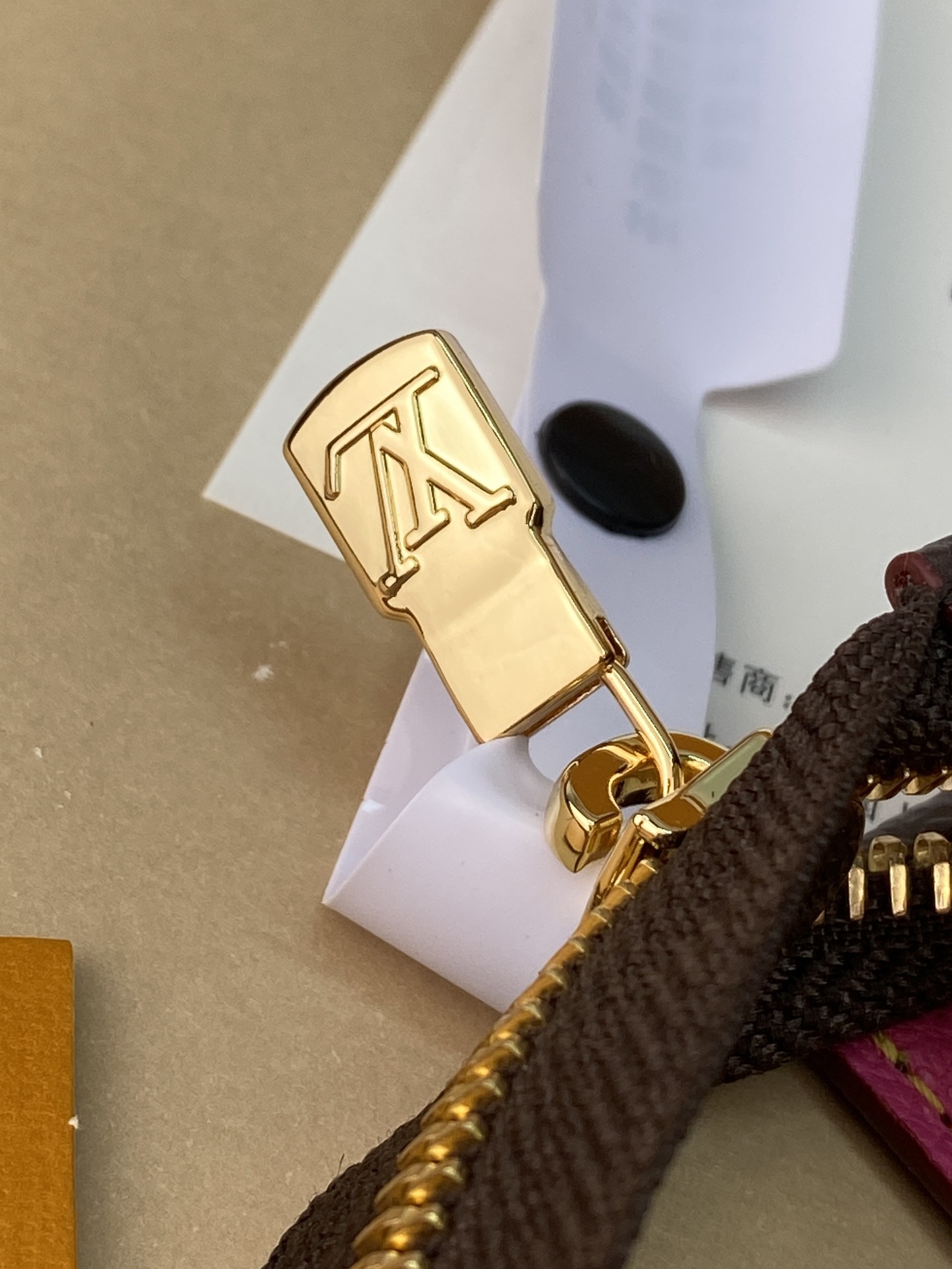 升级版本⚠️M14372 樱桃！芯片版！LV x TM 盥洗袋、本款盥洗袋以经典 Monogram 涂层