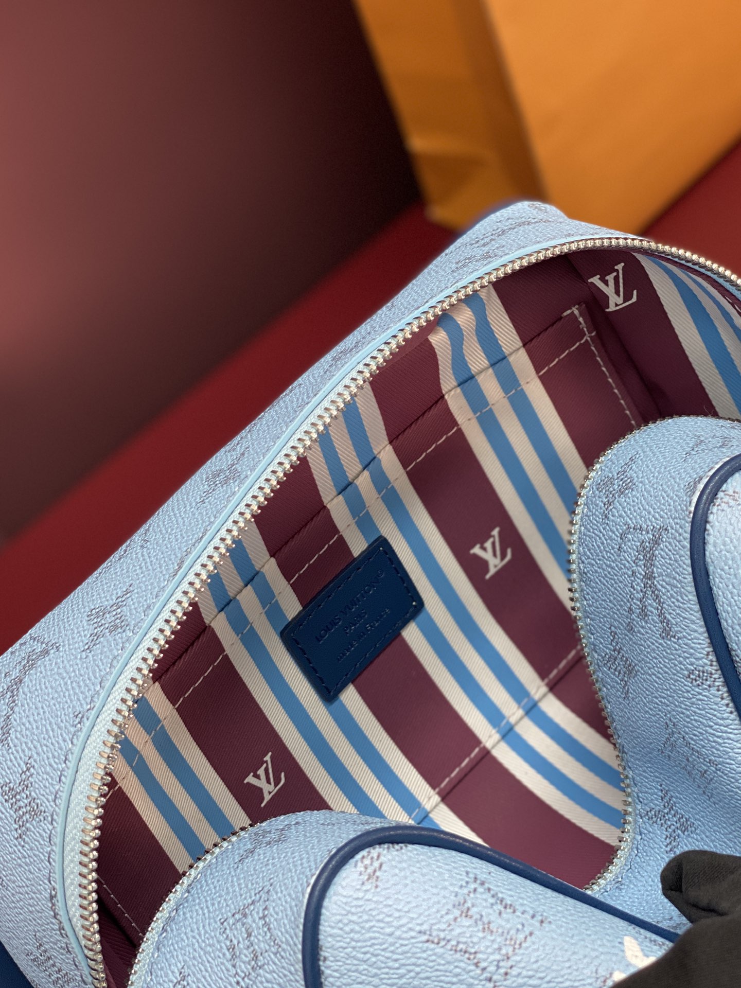 M14839 蓝条纹！芯版版！LOCKER DOPP KIT 盥洗袋取材 Pharrell Willia