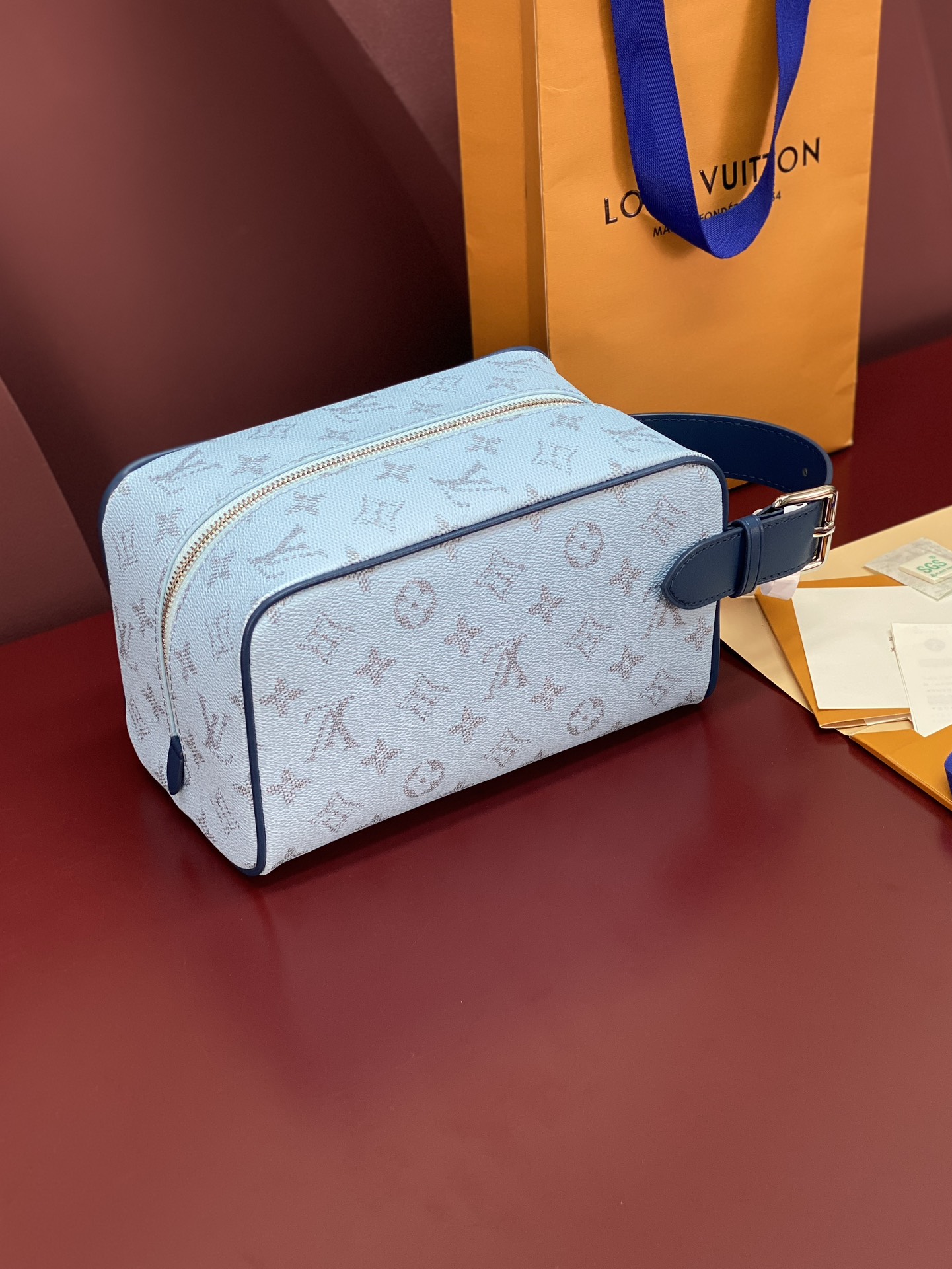 M14839 蓝条纹！芯版版！LOCKER DOPP KIT 盥洗袋取材 Pharrell Willia