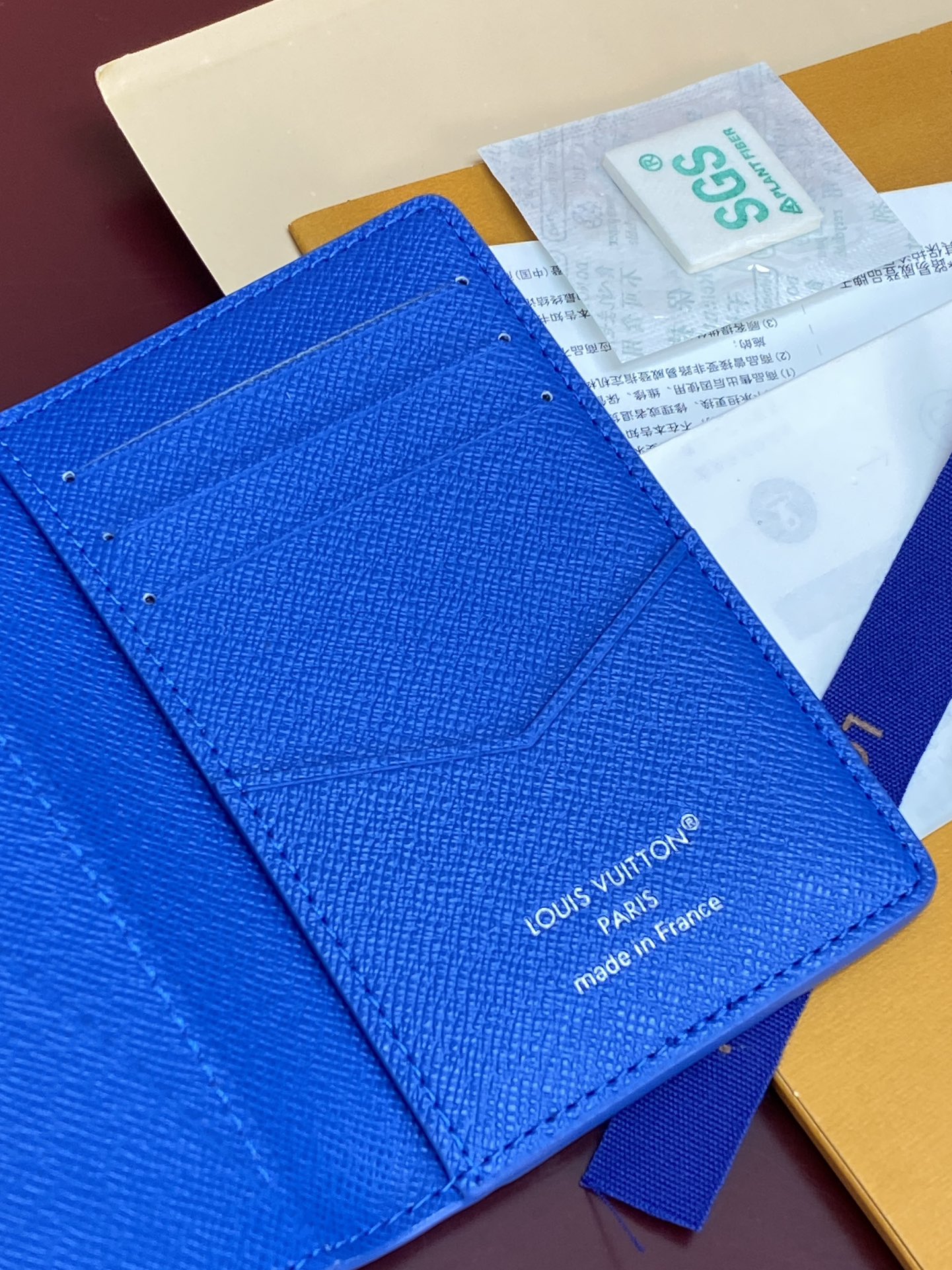 M14882 卡包！蓝球！口袋钱夹、本款口袋钱夹取材 Colored Monogram 帆布，将写实风格