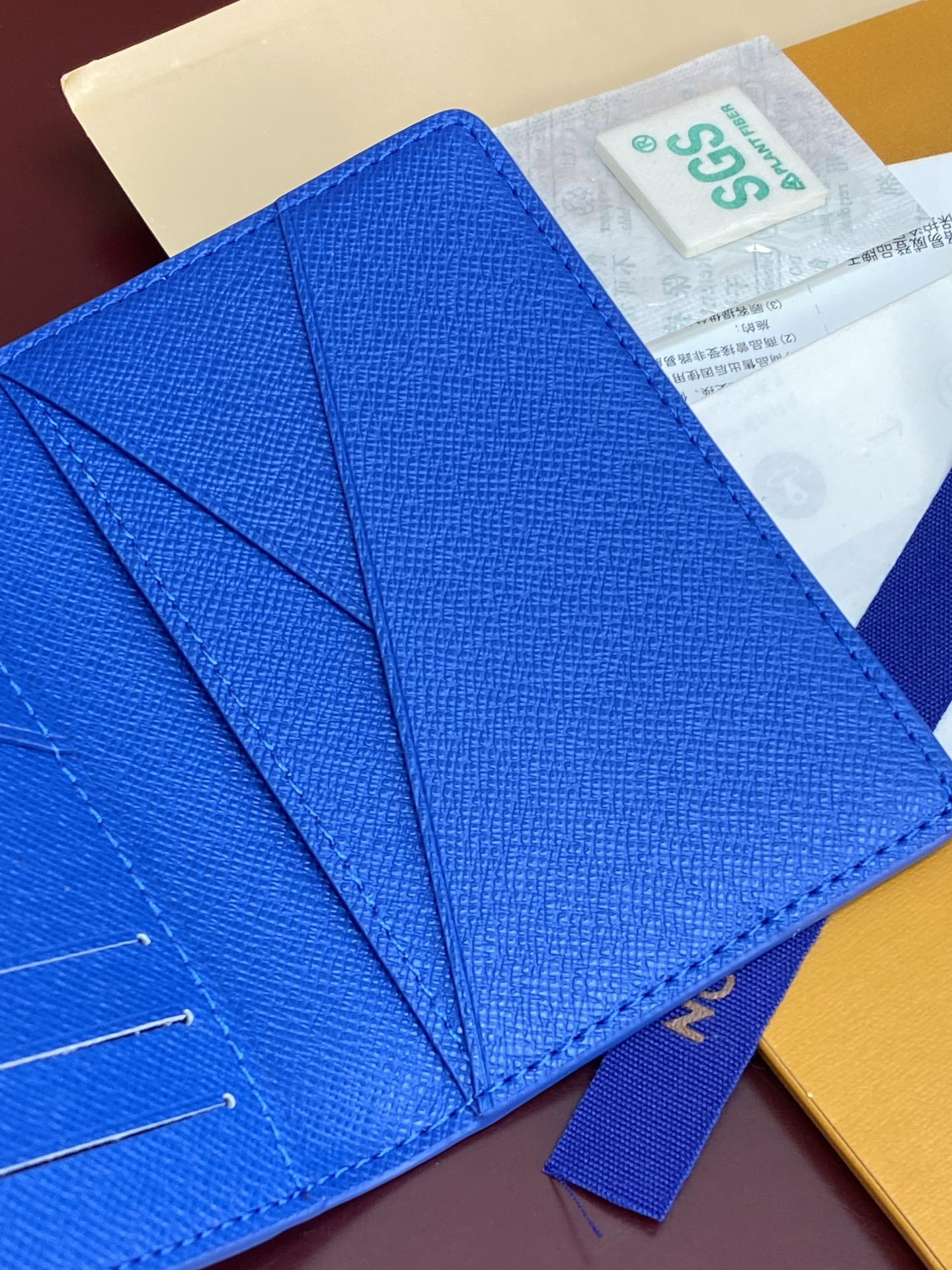 M14882 卡包！蓝球！口袋钱夹、本款口袋钱夹取材 Colored Monogram 帆布，将写实风格