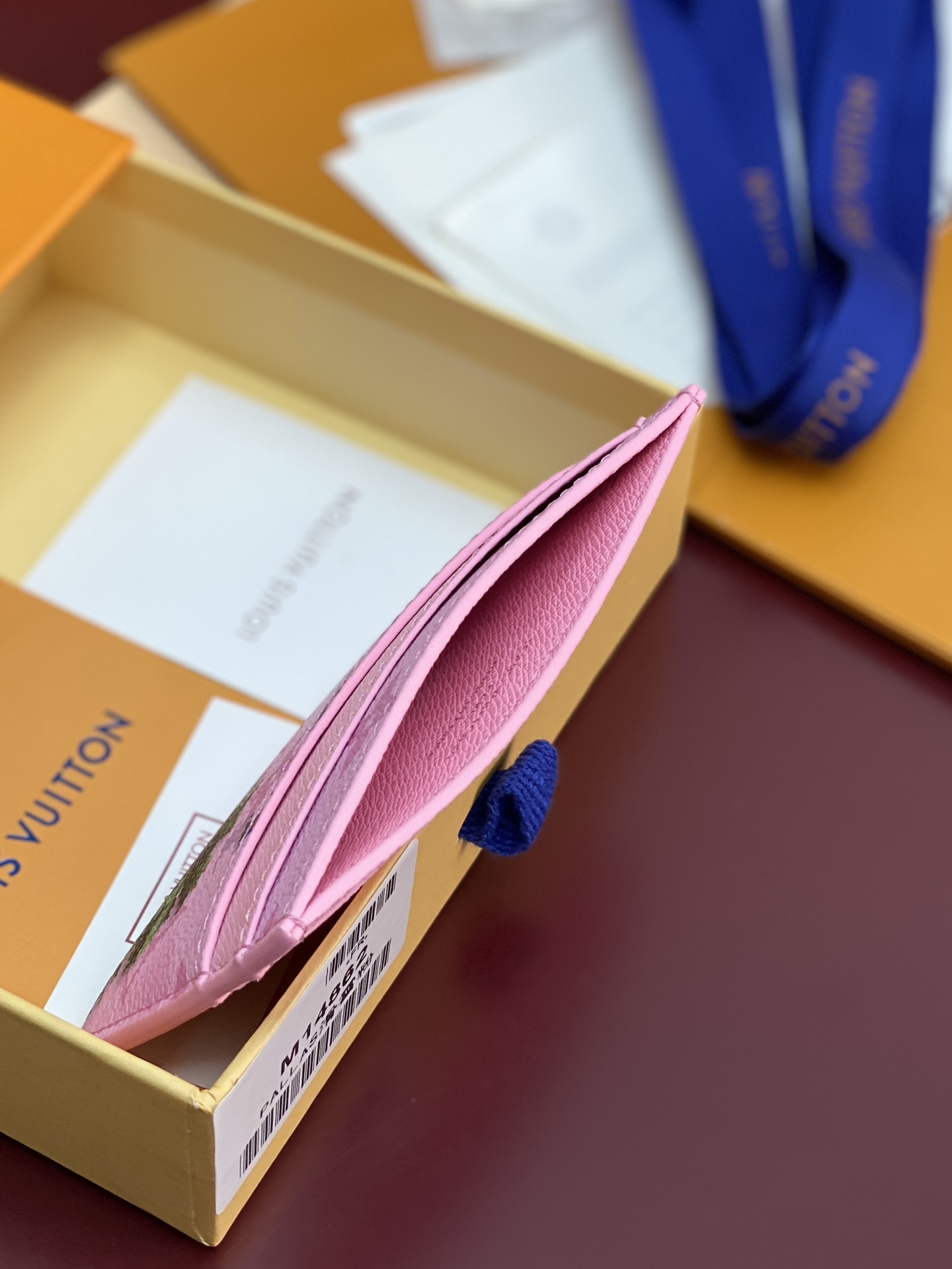 M14862 卡片夹！滑雪粉！DOUBLE 卡夹、本款 Double 卡夹出自父亲节系列，为 Color