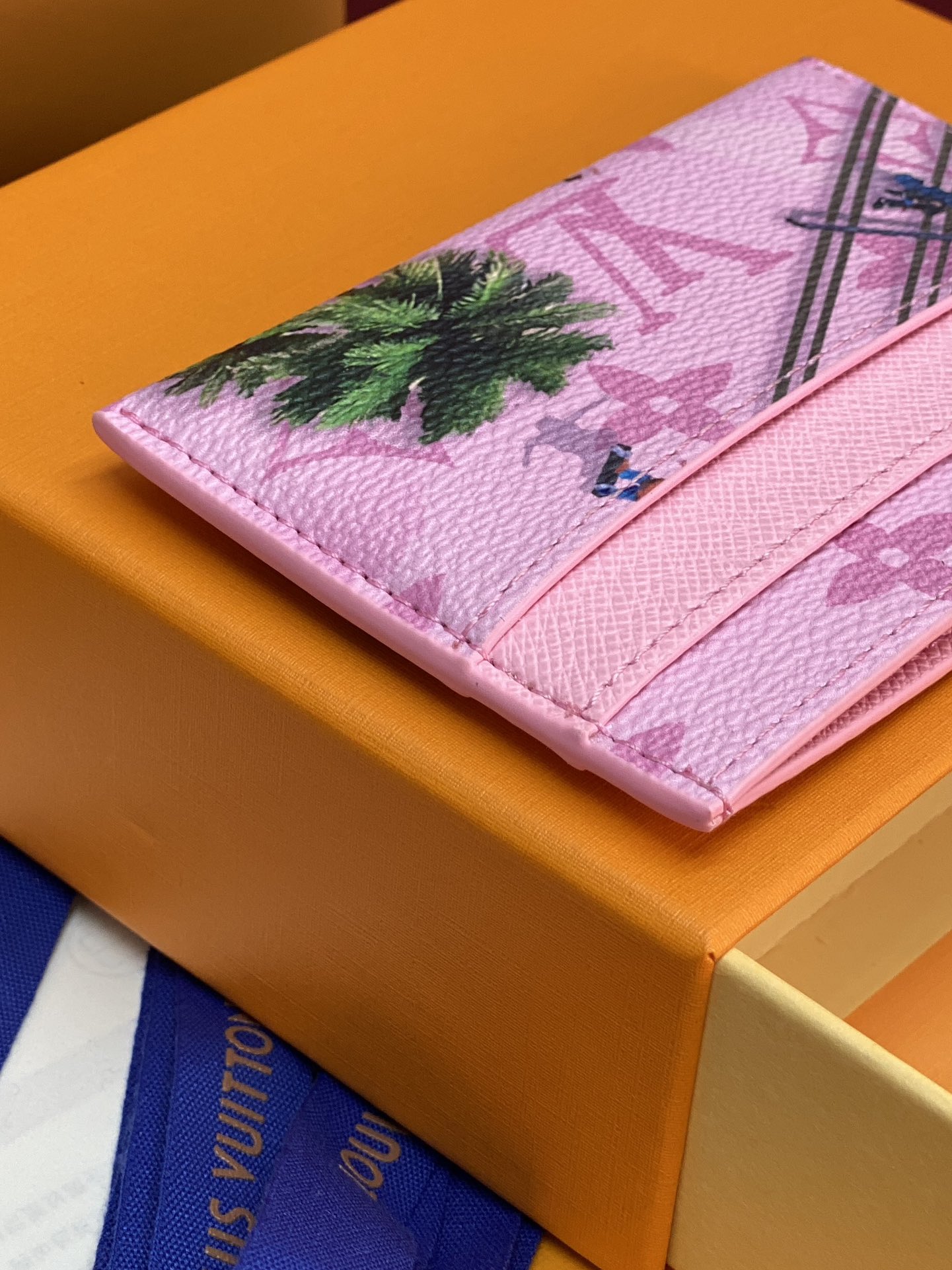 M14862 卡片夹！滑雪粉！DOUBLE 卡夹、本款 Double 卡夹出自父亲节系列，为 Color