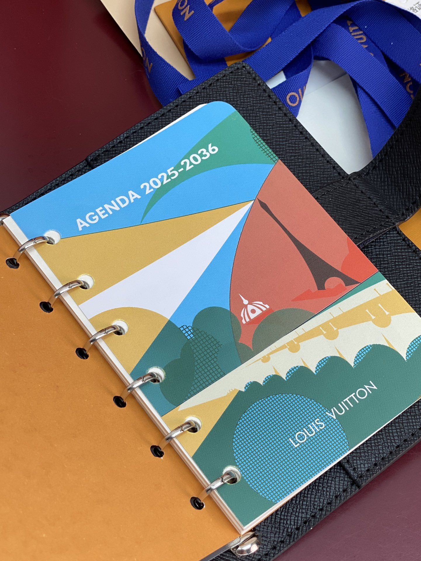 R20005 十字纹黑 芯片版！小号活页记事本封面、这款小型记事本封套以 Monogram帆布制造，可放