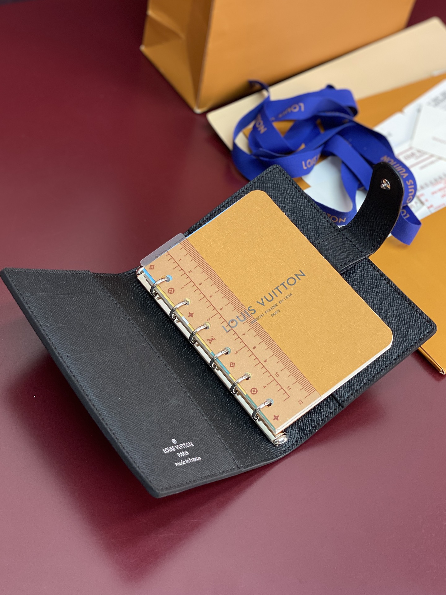 R20005 十字纹黑 芯片版！小号活页记事本封面、这款小型记事本封套以 Monogram帆布制造，可放