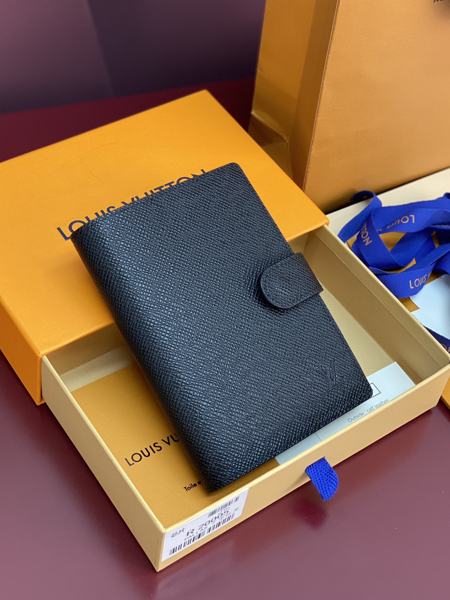 R20005 十字纹黑 芯片版！小号活页记事本封面、这款小型记事本封套以 Monogram帆布制造，可放