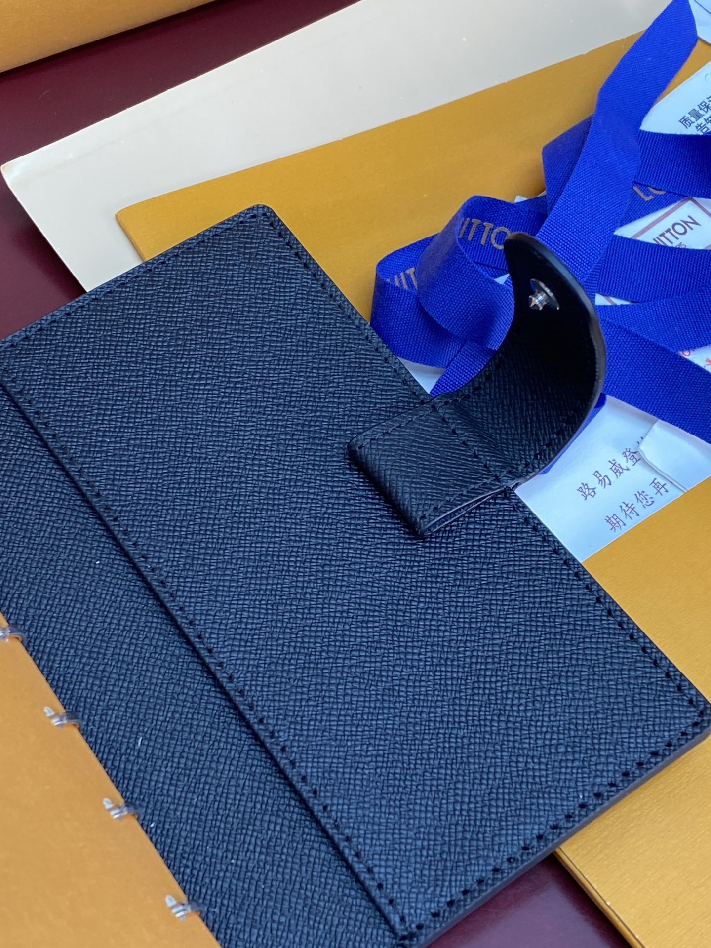 R20005 水波纹黑 芯片版！小号活页记事本封面、这款小型记事本封套以 Monogram帆布制造，可放