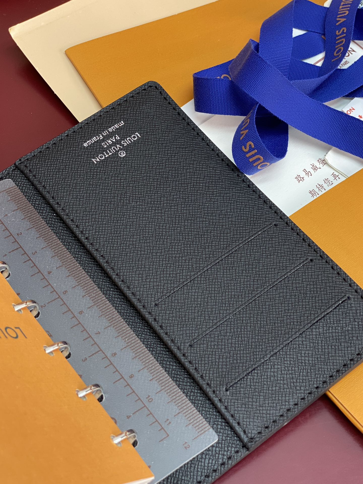 R20005 水波纹黑 芯片版！小号活页记事本封面、这款小型记事本封套以 Monogram帆布制造，可放