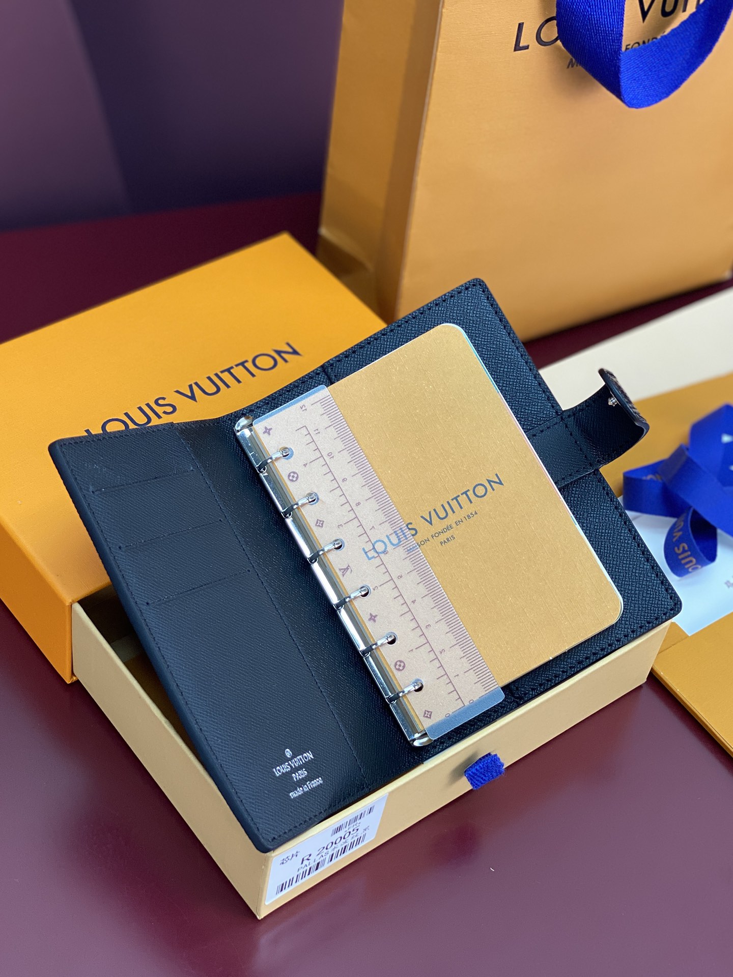 R20005 水波纹黑 芯片版！小号活页记事本封面、这款小型记事本封套以 Monogram帆布制造，可放